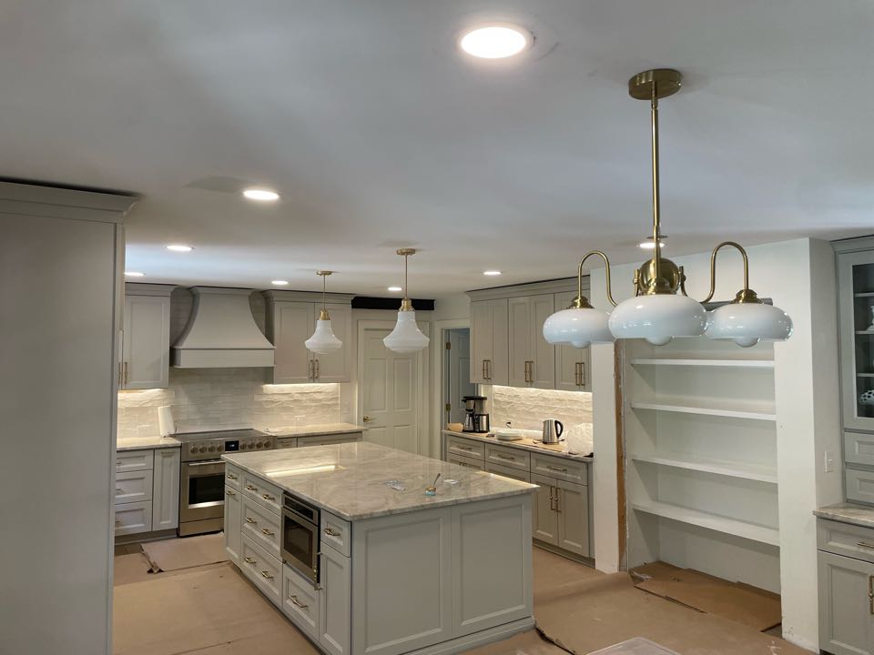 Complete kitchen remodel just completed in the Zebulon, NC area. Call Royal Electric today to schedule your free quote, or visit us online at rduelectricians.com 😁⚡️ Complete kitchen remodel just completed in the Zebulon, NC area. Call Royal Electric today to schedule your free quote, or visit us online at rduelectricians.com 😁⚡️