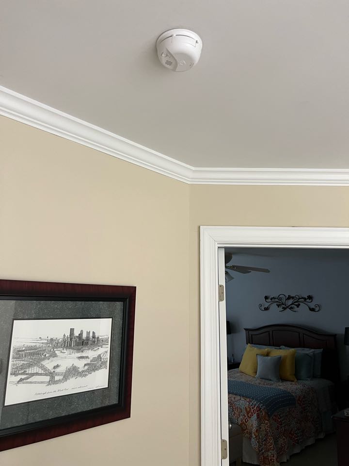 Customer had a smoke/CO2 detector that was constantly chirping but was hard wired so a battery couldn’t be replaced. We arrived with a brand new detector, we gave the customer an estimate on the spot and they agreed, the work was done on the spot. 
