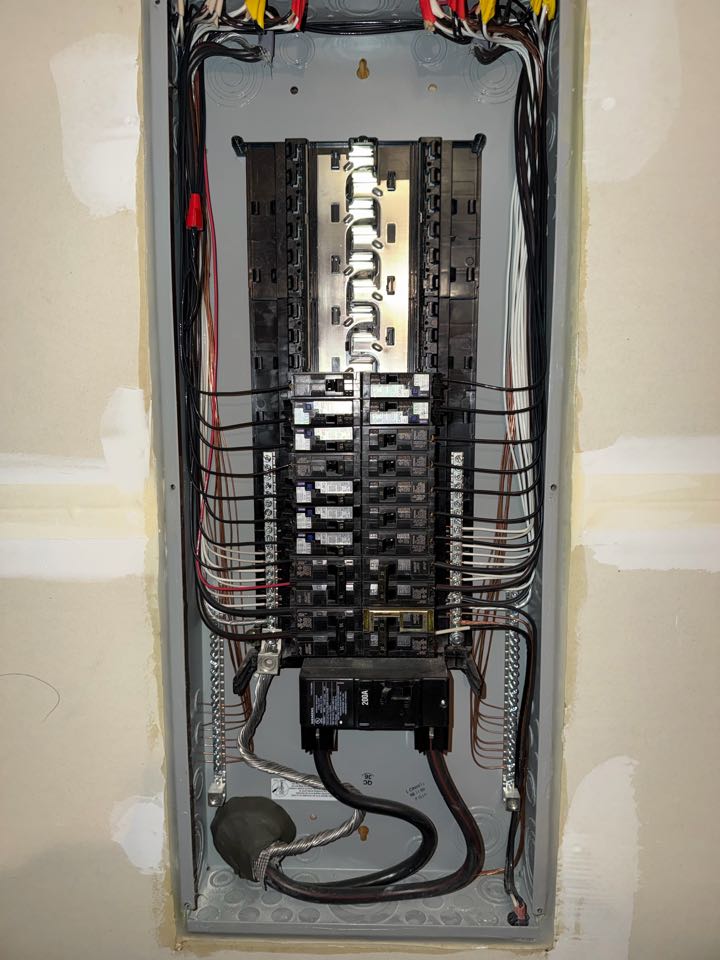 Gennaro gave us a call to check on his home electrical system and also his grounding due to voltage and internet concerns. 