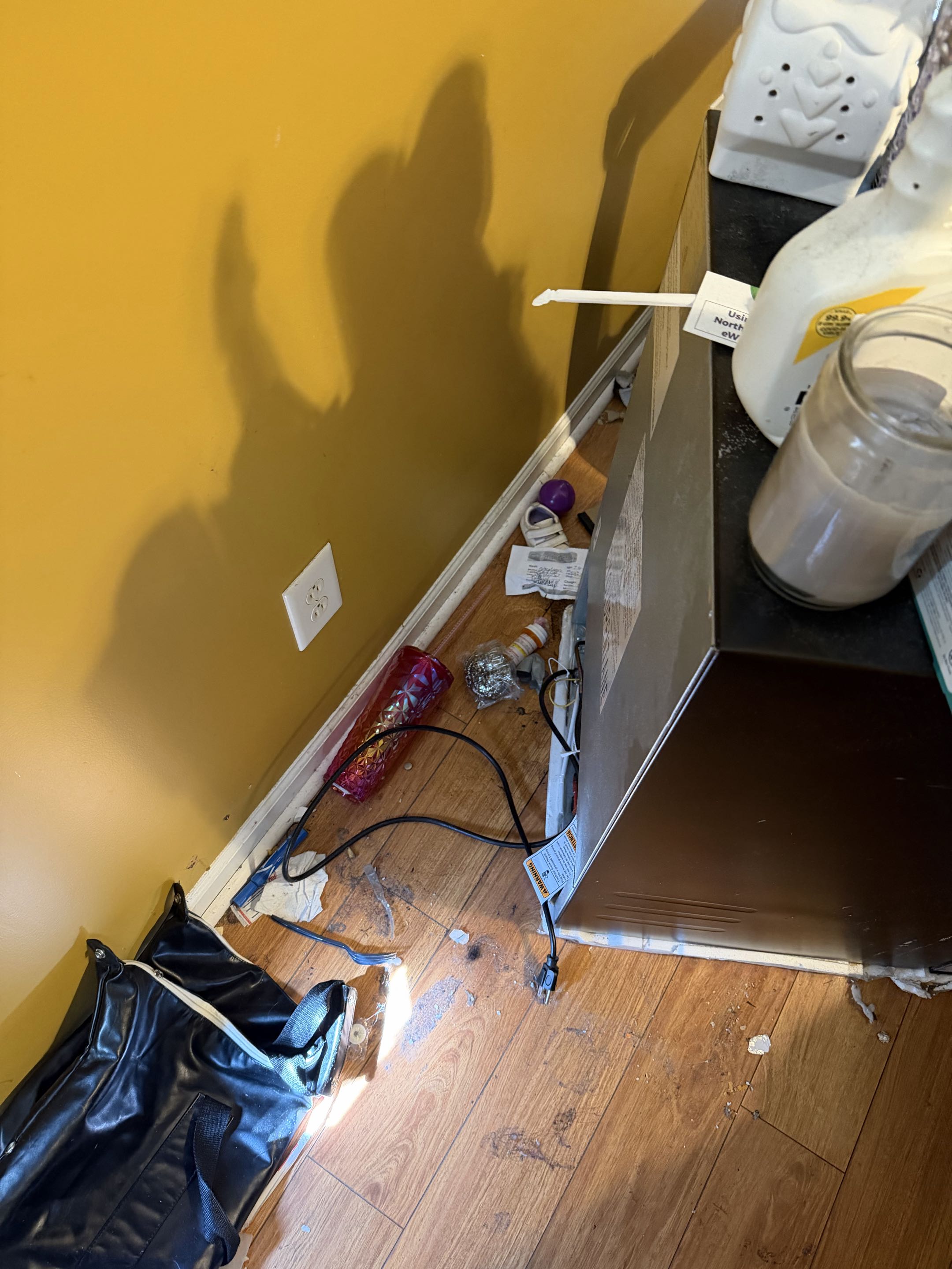 Maria Called the Royal Electric Team to diagnose as to why the breaker for her bedroom tipped and why it wouldn’t turn back on. After doing some troubleshooting, her mini fridge was the issue. 