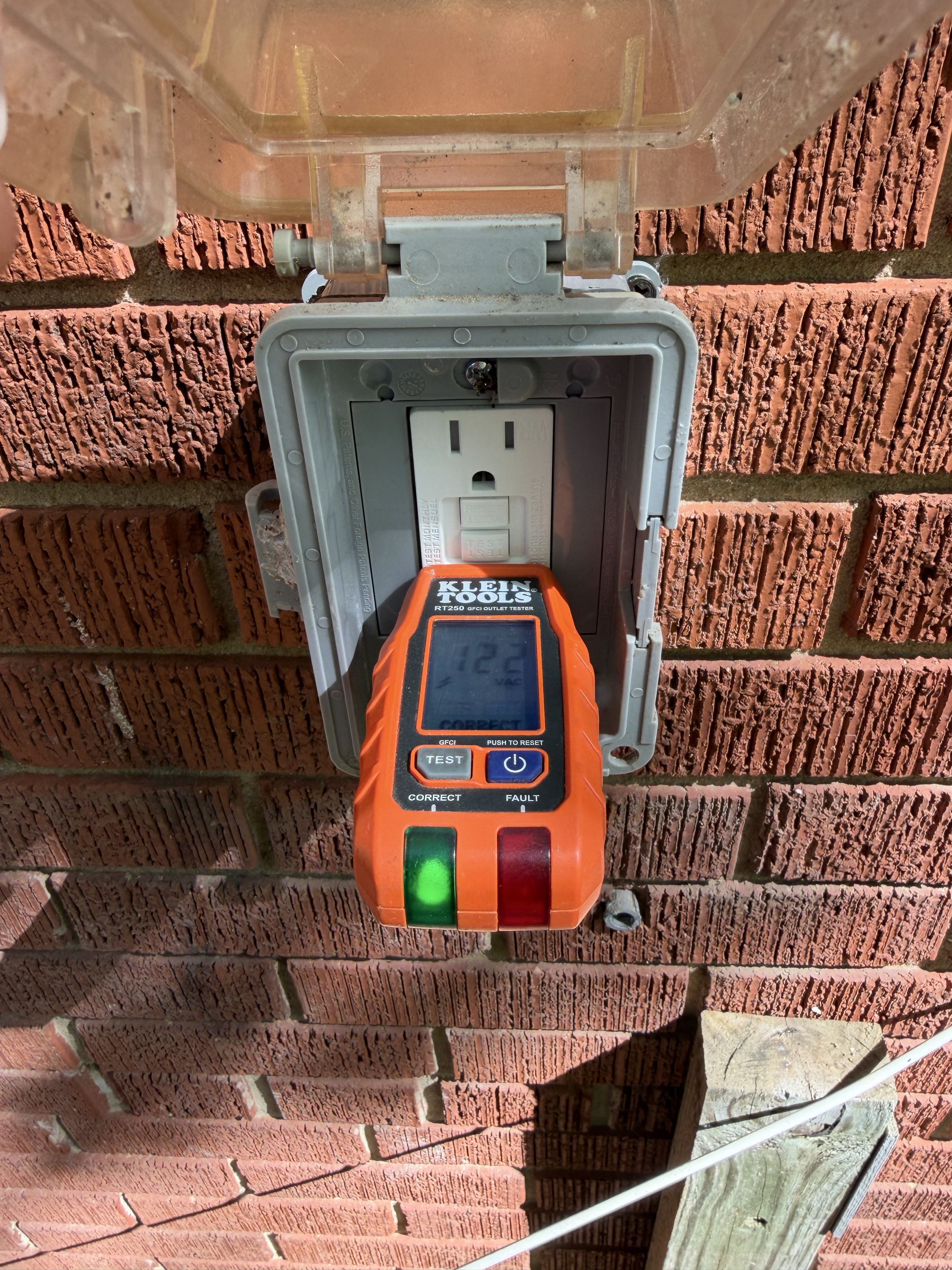 Maya called the Royal electric team out to her home in Raleigh to look at a smoke detector and a GFCI outlet. 