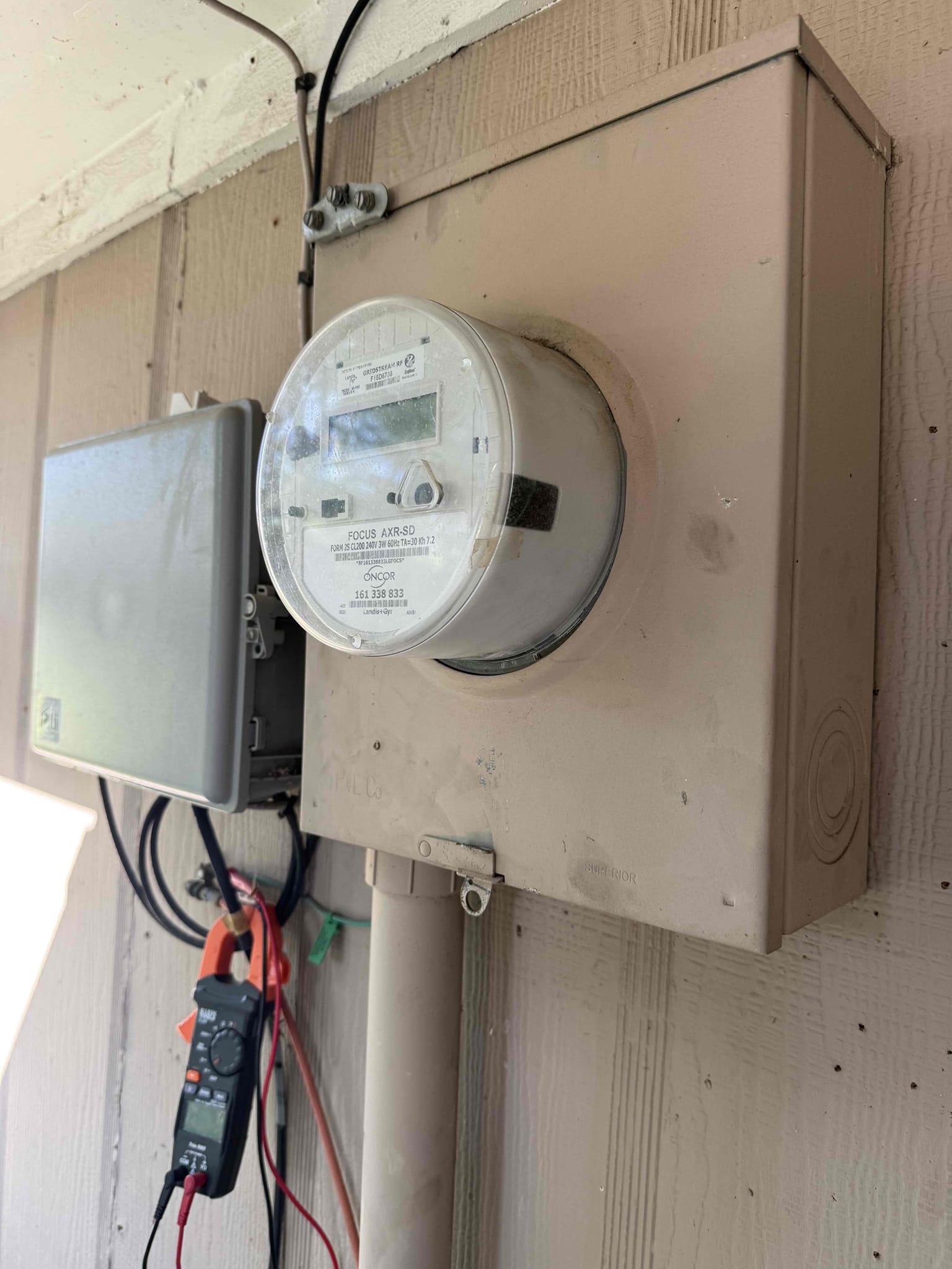 Customer had issues with power not working cproperly and cutting in and out and some things cut on and off. Customer had a fairly new ge panel with no heat damage. Checked voltage and when I first check the main power coming in, I had 0v hot to neutral. Then 120v on the other leg. Pulled meter after getting permission from oncore to cut seal and checked there wires coming in and found that one leg had 50v hot to neutral and 120v on other side. Called oncore and they are coming out and going to fix there issue. Explained after power is fixed if there’s any other issues to give us a call back. 