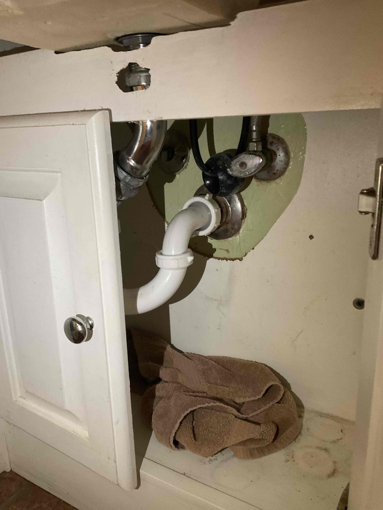 Replace P-trap under bathroom sink tested work no leak showed homeowner he is satisfied with today’s visit

Five year warranty on work

Not responsible for existing plumbing