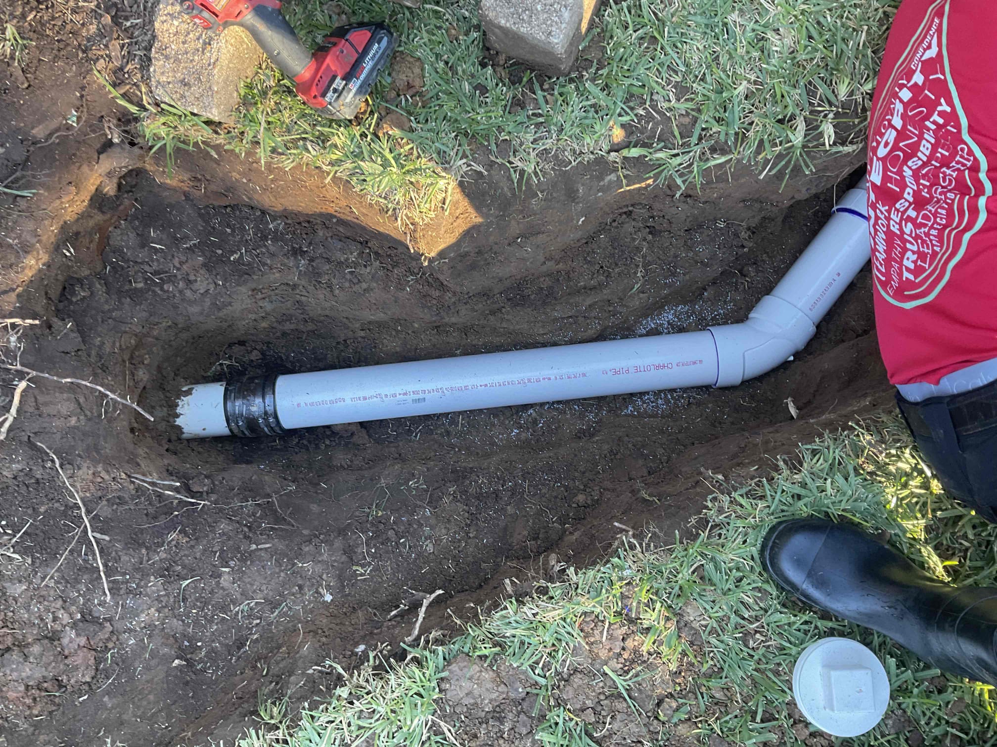 - Dig up sewer line that has roots going in.
 - dig up to 2ft in front of and 5ft behind the issue ( 7ft total )
 - replace old piping w new premium sch 40 pvc.

Bedding pipe , graded hole and excavation/ backfill included 

** 5yr warranty ** permit and inspection included **

Tested all work and showed homeowner everything is working good no leaks.

Left test ball and hole open for inspection ( test ball is under bush near hole )