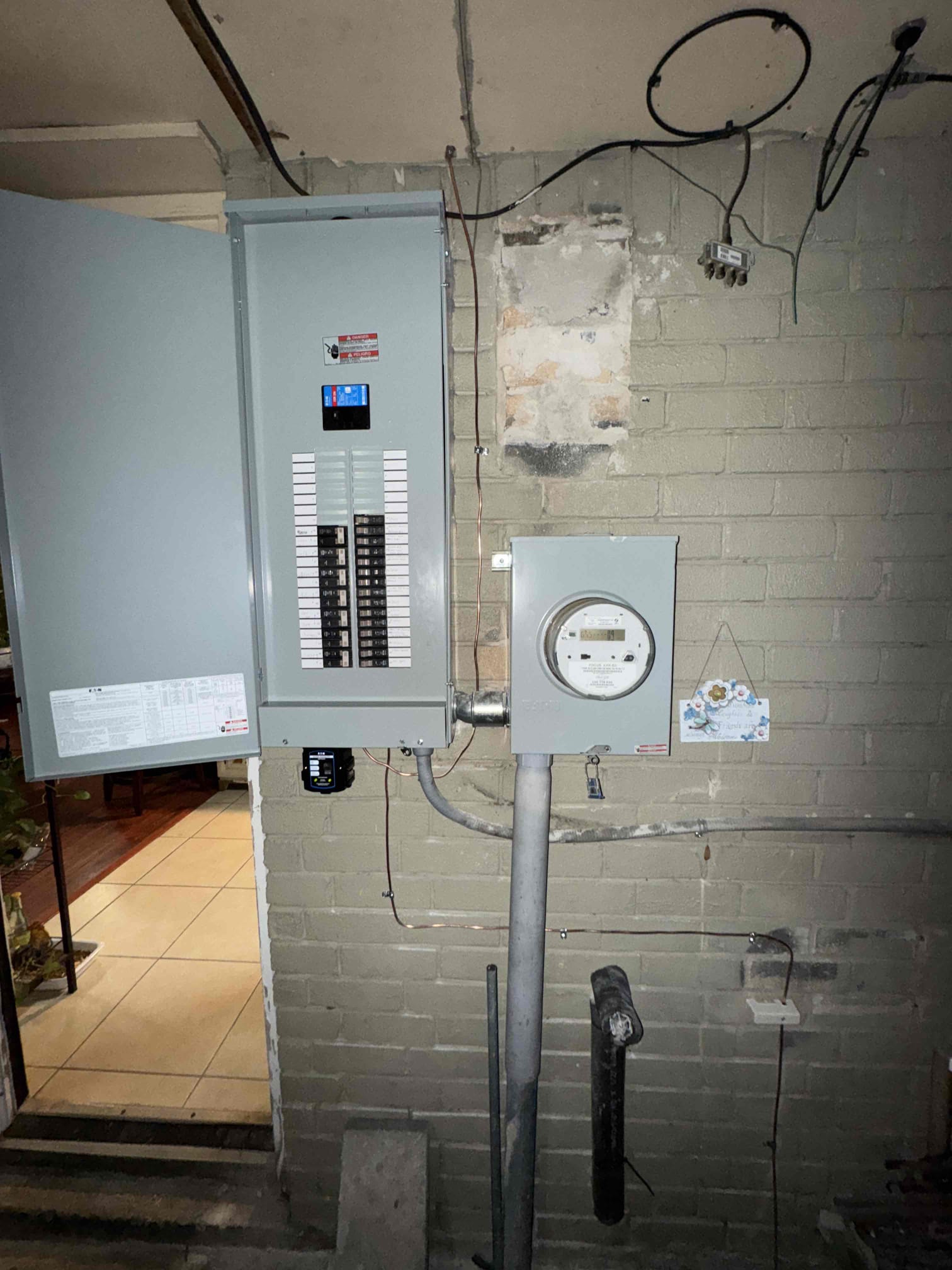 1. Replace 200 amp panel (lifetime warranty) 
2. Replace 200 amp meter base (lifetime warranty)
3. Relocate electrical panel outside 
4. Install whole home surge protection (lifetime warranty) 
5. City permit and inspection 
6. Install battery smoke detectors x7 (customer supplied) - free
7. Install cold water bond - free
8. Install ground rod - free

*10% discount with VIP*
*minimum of 5 year warranty* 
*$220 charge from oncore*
*payment options available* 
