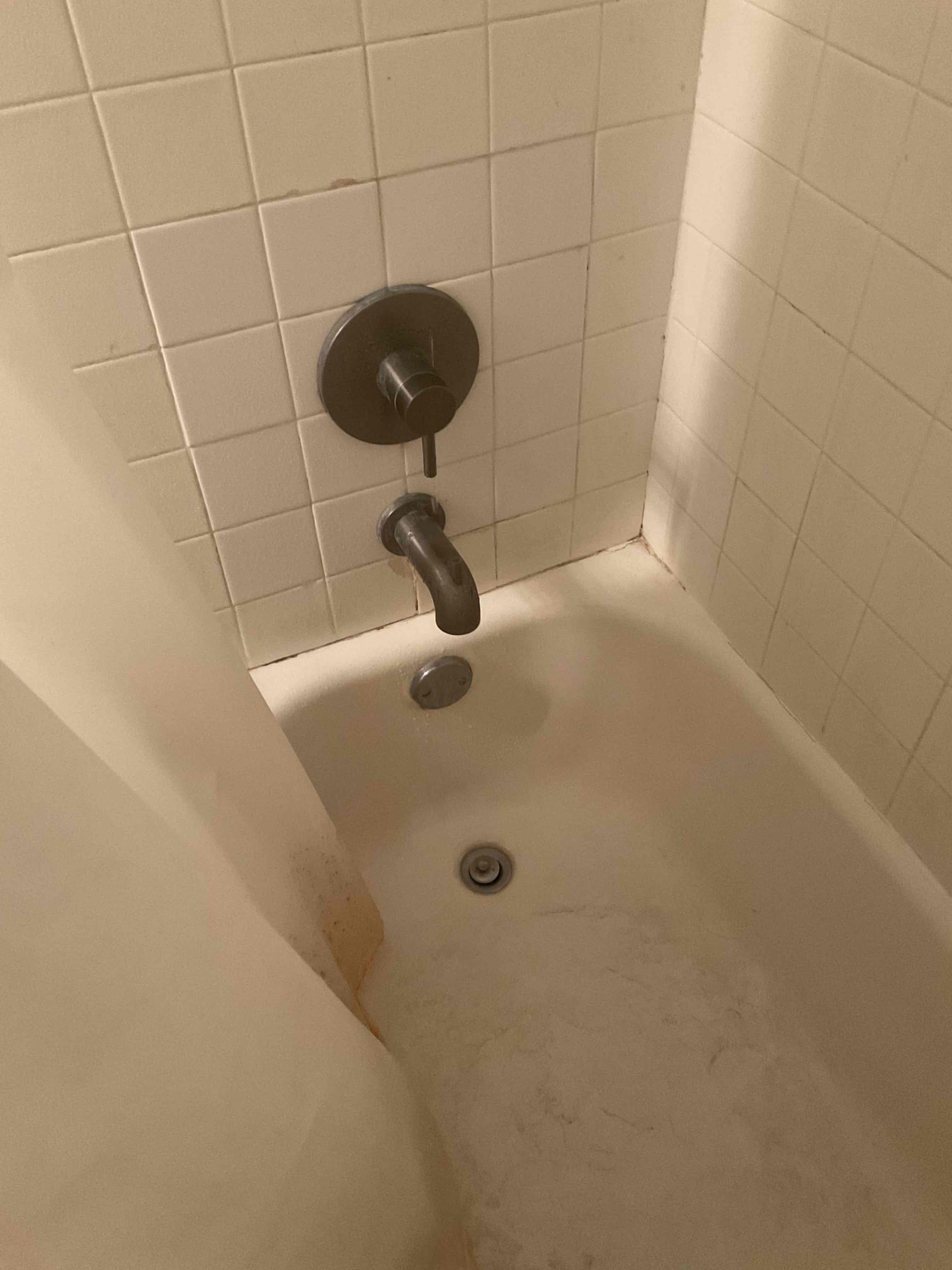 - look into hole ( in garage ceiling ) for any leaks or water damage 

** if issues are found pricing will be given **

** if additional diagnostic is needed price will increase **

Customer cut hole in ceiling, looked into hole and noticed water staining near tub. He pour a small amount of water of side of tub and we saw the water come down.

Needs to be recaulked / customer will be recaulking the area himself