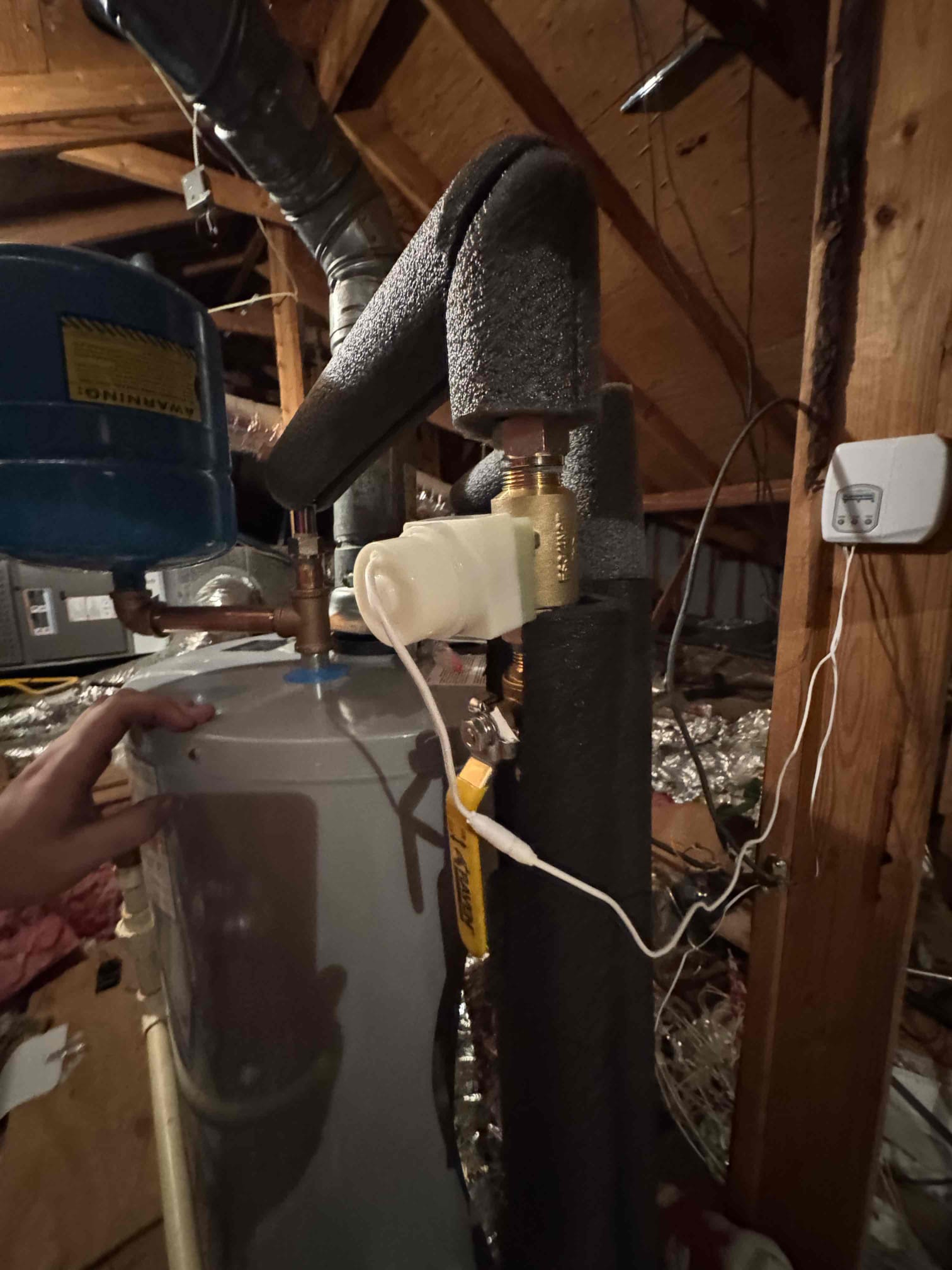 - Replace 10yr old gas water heater in attic w new basic state unit
 - replace all connections to unit w new
 - replace old 2 gal expansion tank w new ( free $800 value )
 - includes flood stop automatic shutoff valve ( battery powered )

- haul off old unit included 
- permit and inspection included 

** installer will be out tomorrow morning to complete work **