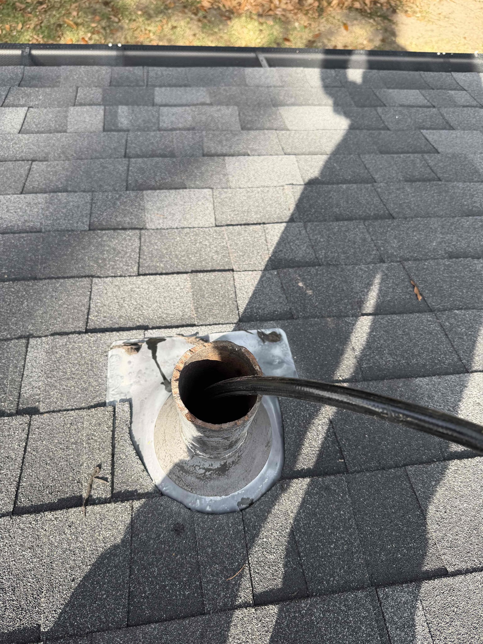 Main line sewer jetting. Ran hydro jetting machine from roof vent and back yard clean out. 