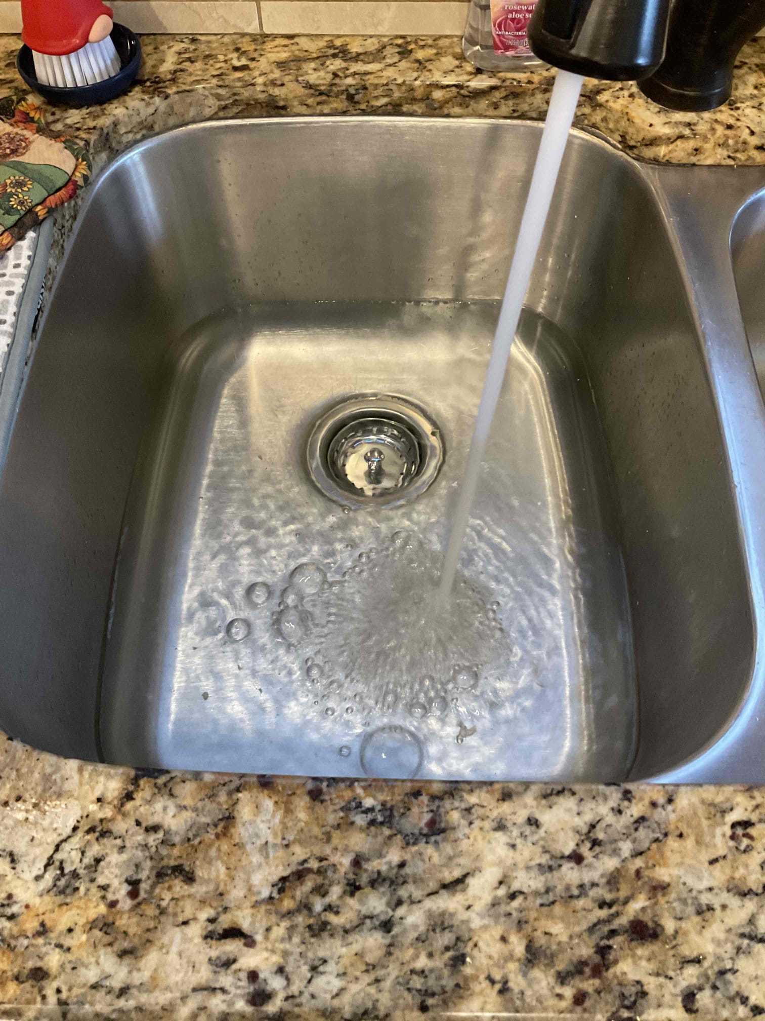 - Replace old leaking basket strainer under kitchen sink.
 - reseal connection to tublar. 

** 5yr p+l warranty **

Tested work no leaks cleaned up tools and trash
