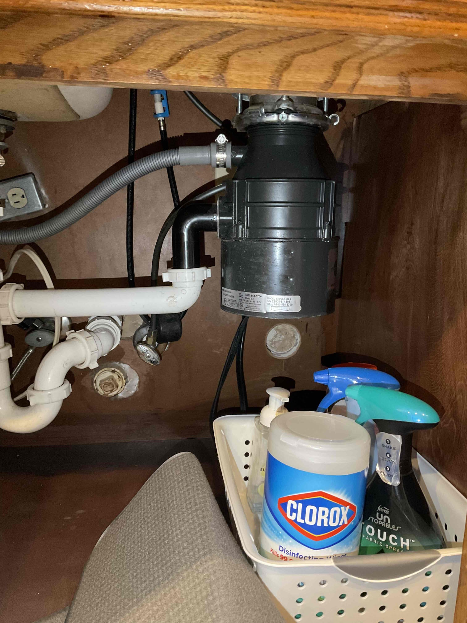- Replace old leaking basket strainer under kitchen sink.
 - reseal connection to tublar. 

** 5yr p+l warranty **

Tested work no leaks cleaned up tools and trash