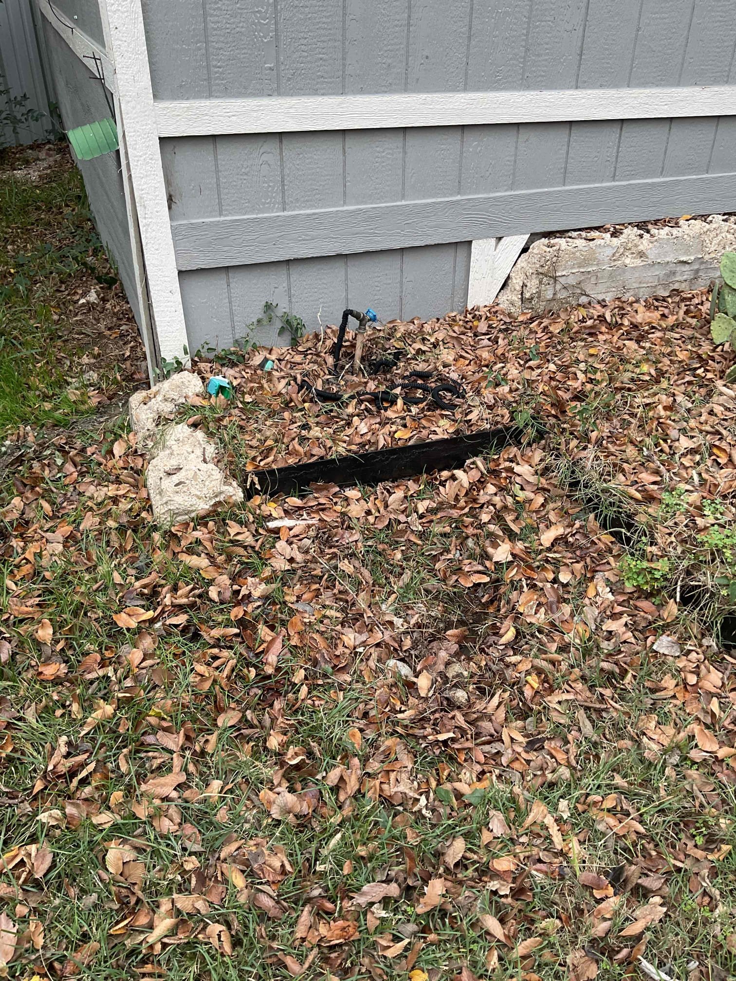 Gave customer estimate to install shutoff valve and isolate water leak. 