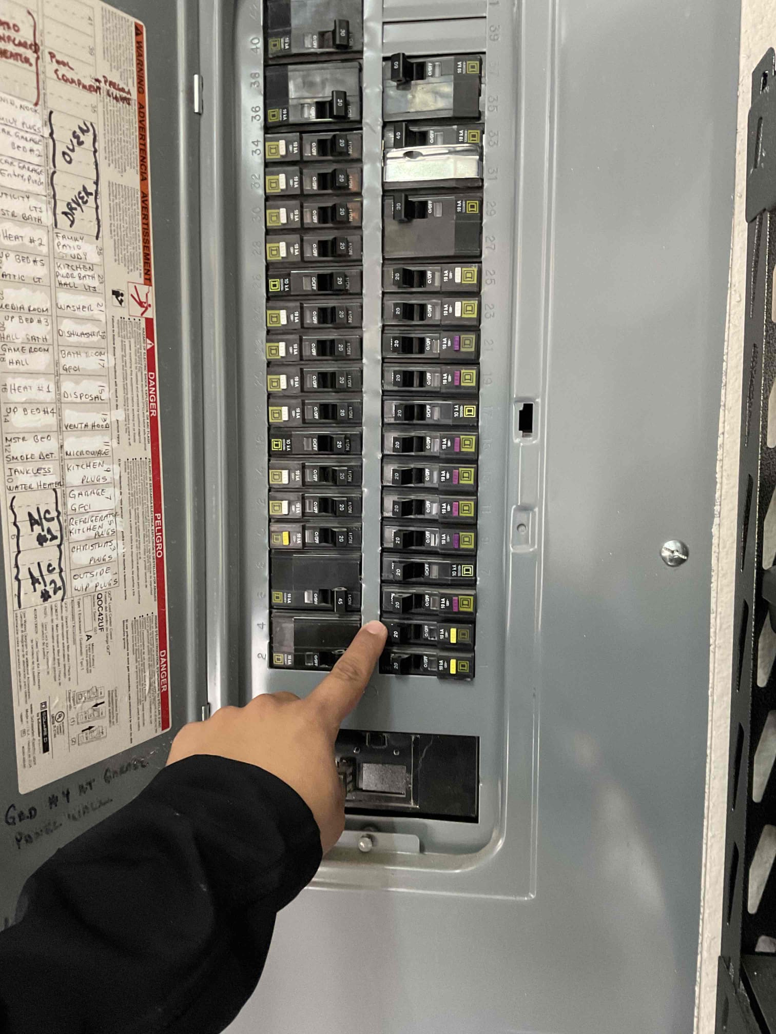 Arrived on the job site. The customer requested that I replace the Christmas Eve outlet breaker, which was originally a dual-function breaker. When I was here two days ago, the customer had purchased the wrong breaker, so today he provided the correct Square D QO GFCI breaker and installed it. After replacement, I restored power and verified that everything was functioning properly except for the far-left flower-bed lights. Those lights appear to have an issue either with the bulbs or with wiring between fixtures, as plugging them in causes the breaker to trip. The customer is 100% satisfied with today’s visit.