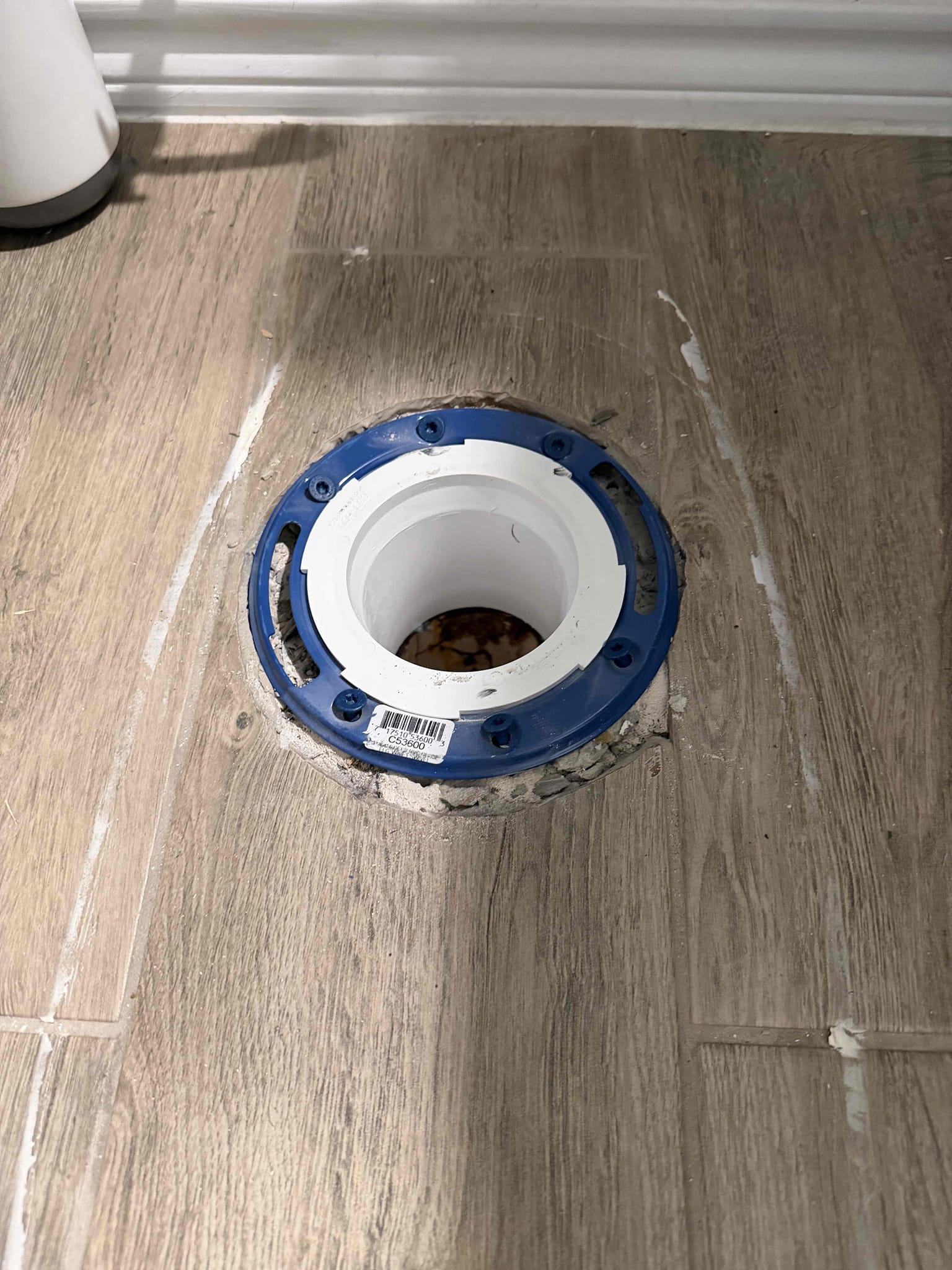 Pulled and re set 2 toilets. Repaired guest bath flange with new flange. Ensured both toilets are securely set and caulked. Job complete. Paid with good leap 