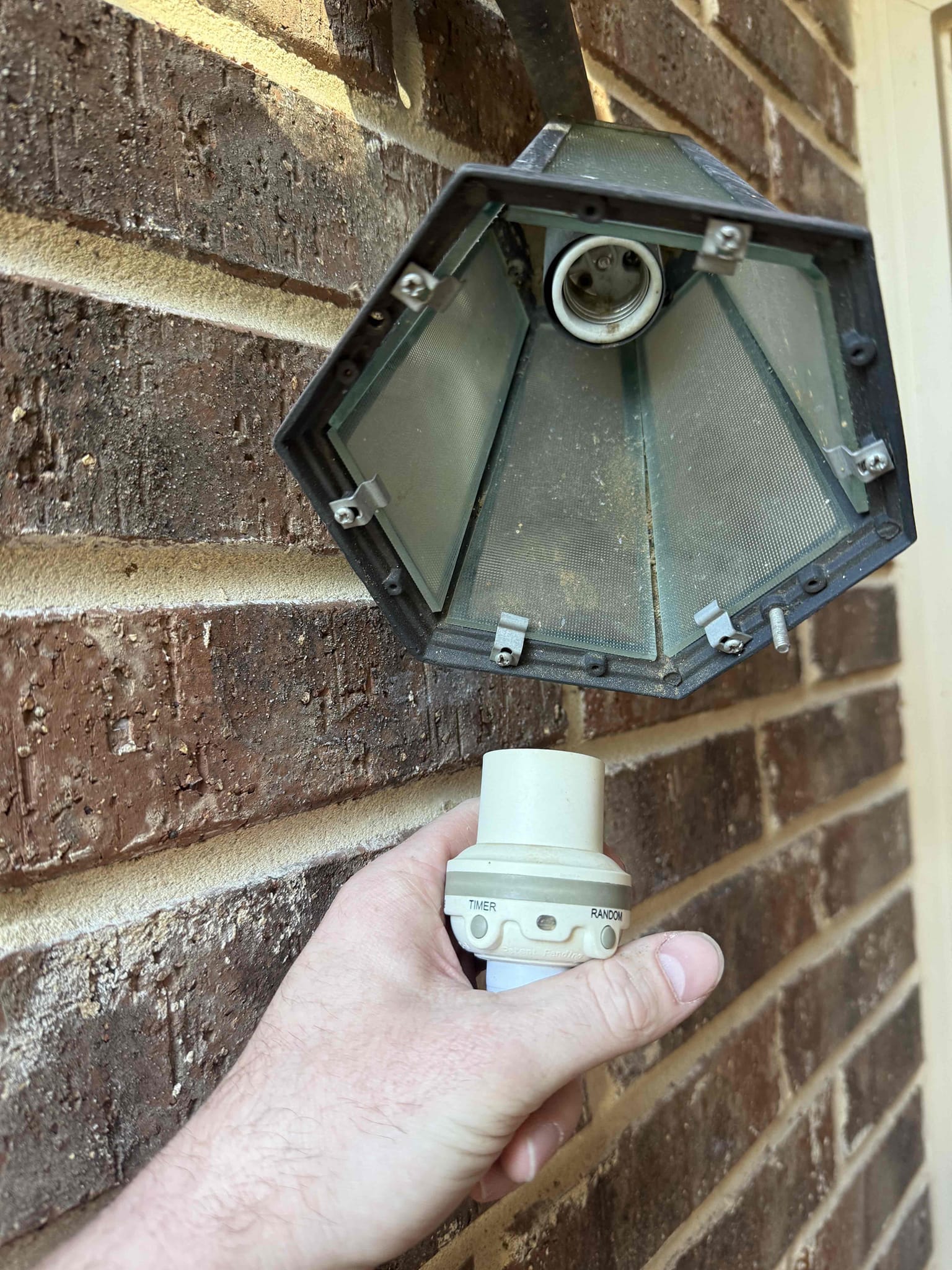 Customer had a fixture out front that was not working and found that there was a bad screw in dusk to dawn, in the socket before you put in the light bulb. Cleaned the fixture up and got all of the dirt out and tested the dusk to dawn and it was bad causing light to not work. Also replaced single pole switch for light. Everything works now with no issues and has to be controlled by switch. 