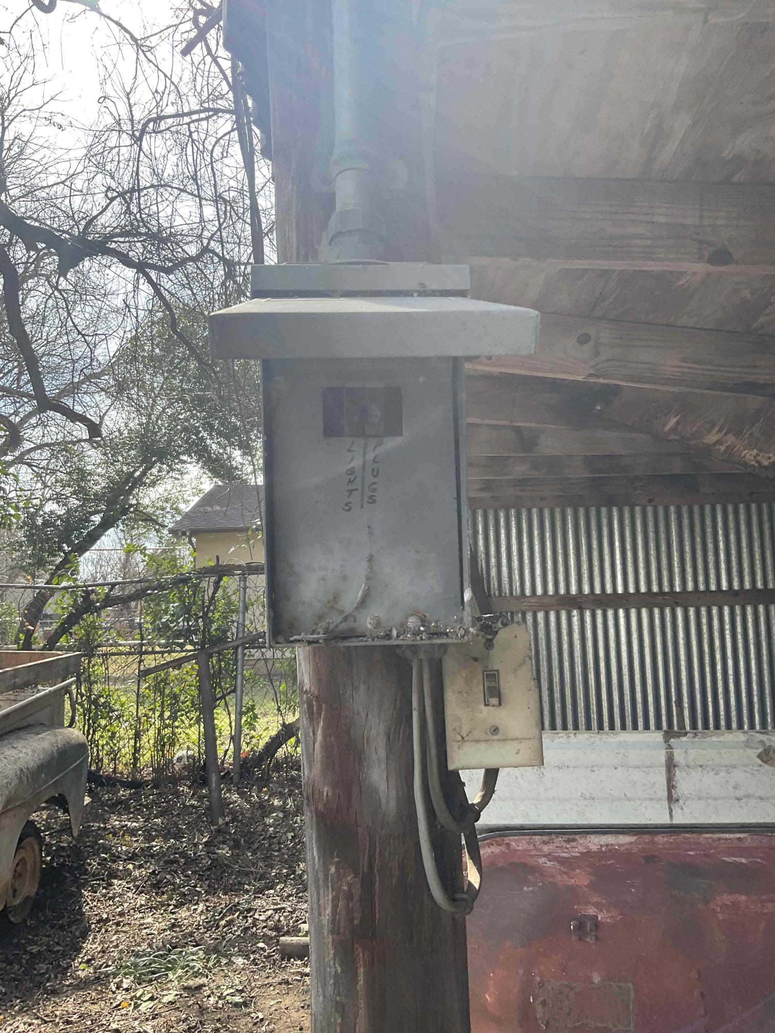 Customer called wanting to run power to the building at the back of the property for power to an RV outlet box

Marco@calltoptech.com
682-262-5759