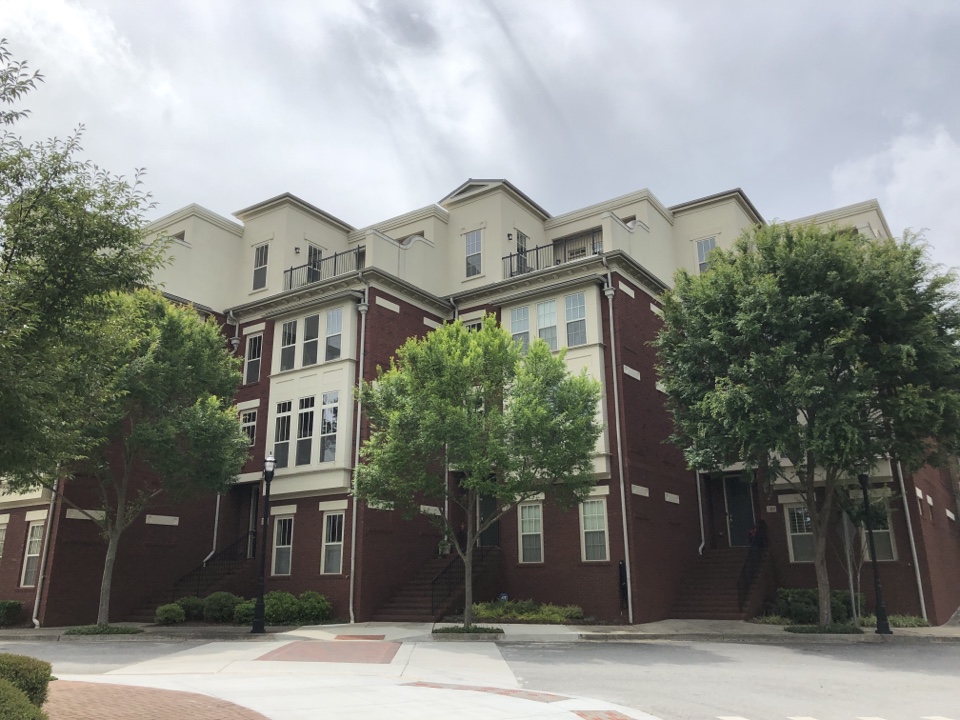 Quoting a commercial paint job with Sherwin-Williams resilience for condos and townhomes Quoting a commercial paint job with Sherwin-Williams resilience for condos and townhomes