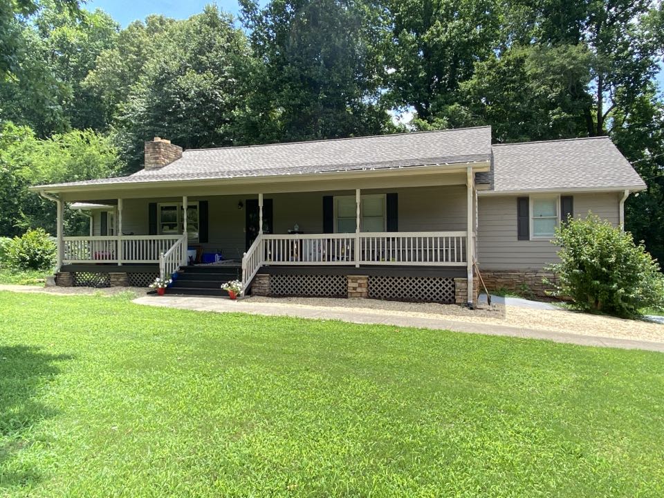 Estimating siding repair/replacement, exterior painting using Sherwin-Williams resilience, carpentry, in Acworth GA Estimating siding repair/replacement, exterior painting using Sherwin-Williams resilience, carpentry, in Acworth GA