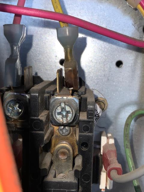 No ac service call for commercial property. 
 Found issue to be 2 failed capacitors, and a burnt contactor, as well as a dirty condenser coil. Barbosa Plumbing & AC Installed a new contactor, two capacitors and cleaned the condenser coil  on rooftop units.  Verified operations on both system 