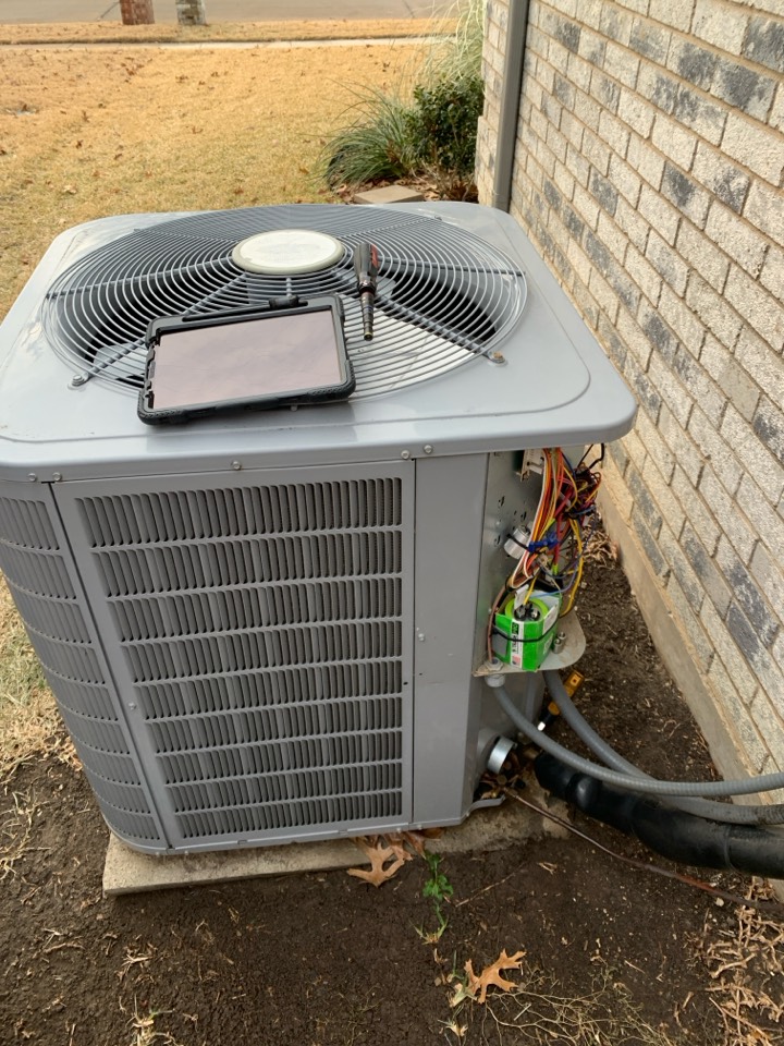 Carrier AC unit not cooling properly. Found refrigerant leak on evaporator coil.