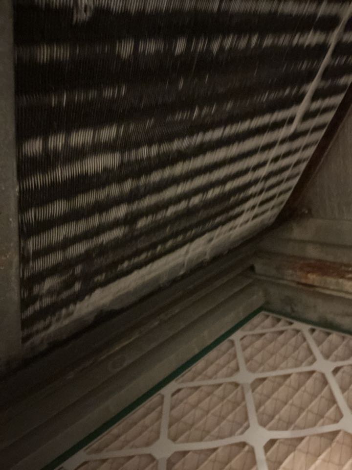 Water dripping due to frozen coil 