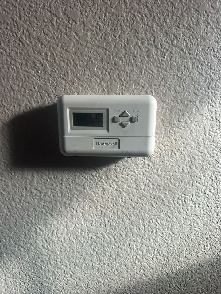 Diagnosing a defective Honeywell thermostat on a no heat service call