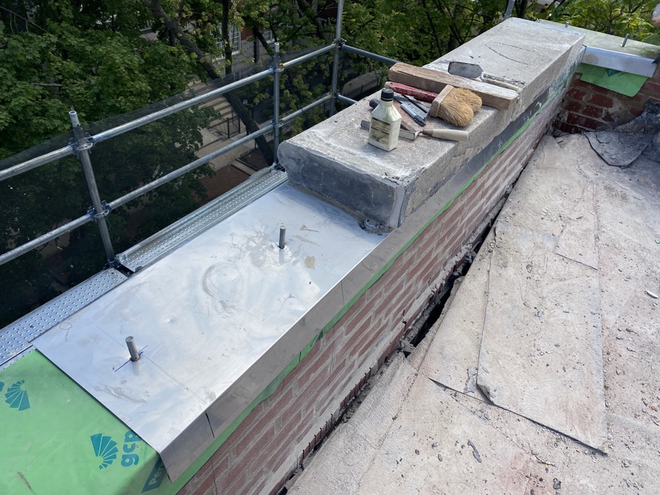Tuckpointing parapet rebuild Tuckpointing parapet rebuild
