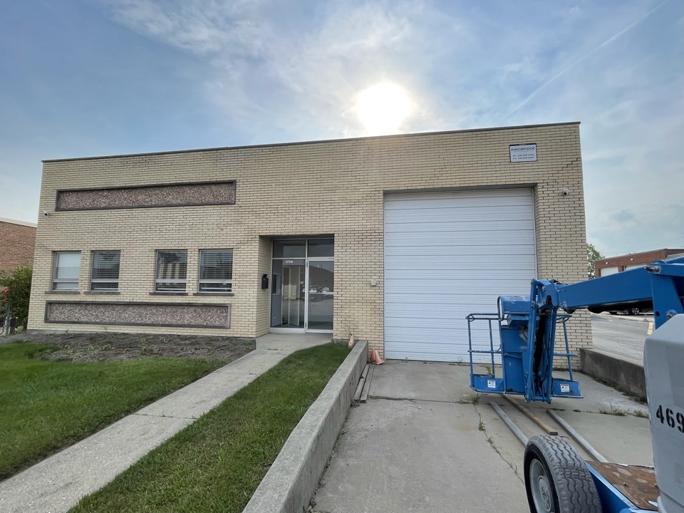 This building needs tuckpointing and replace some deteriorated bricks. Call to NSBW if you have same issues we make a free estimate. This building needs tuckpointing and replace some deteriorated bricks. Call to NSBW if you have same issues we make a free estimate.