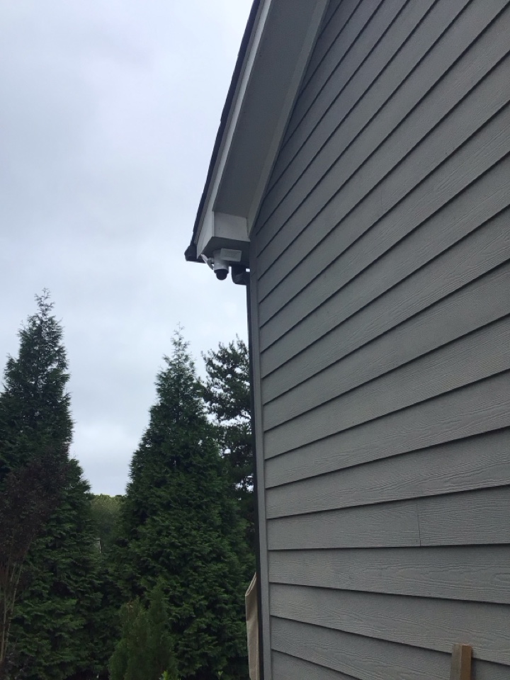 Woodstock, GA - Install customer supplied flood light camera. I used an extension ladder for installation. And walked customer through set up process. Woodstock, GA - Install customer supplied flood light camera. I used an extension ladder for installation. And walked customer through set up process.