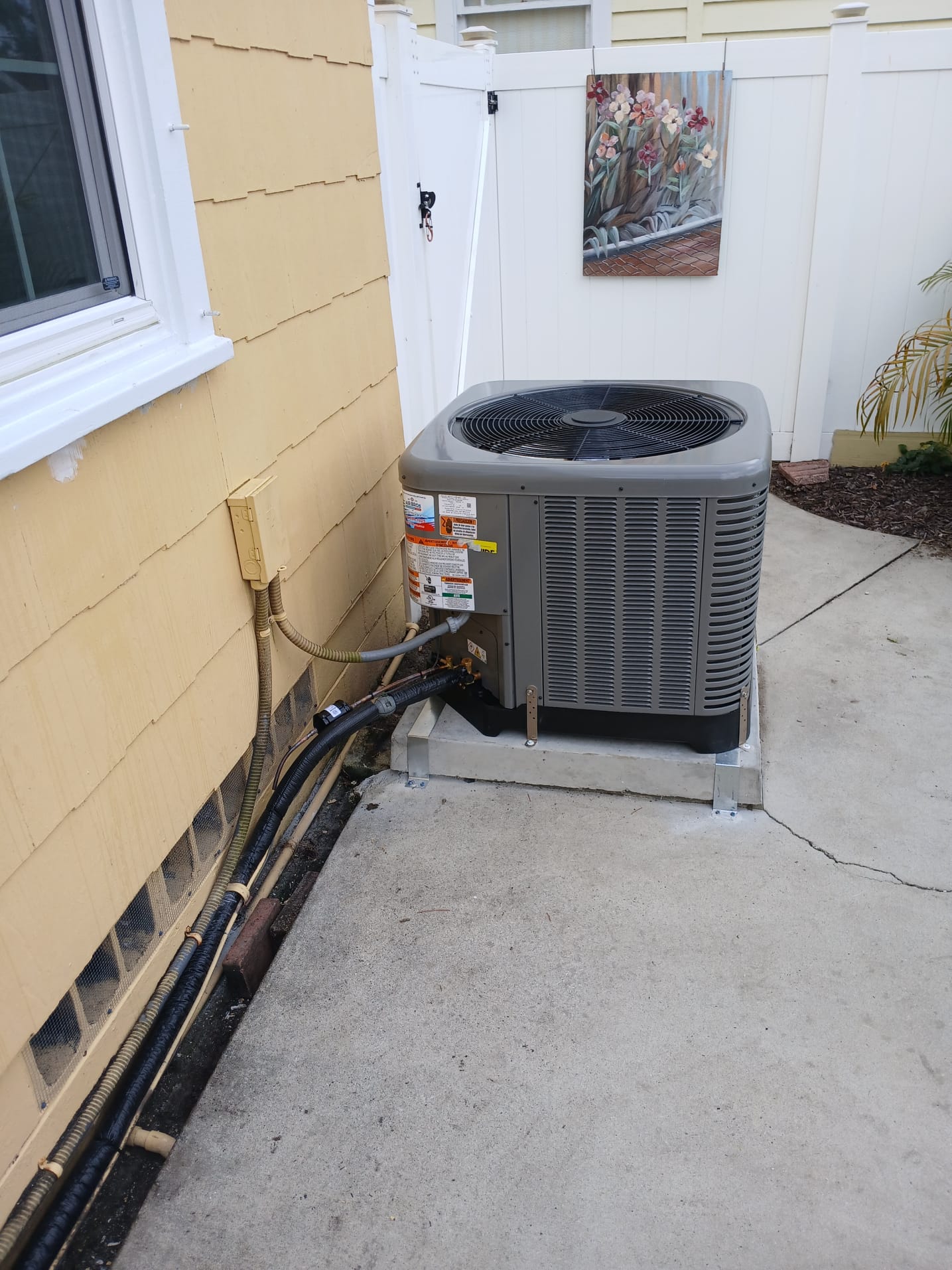 Ruud 14.3 seer2 heat pump split system with 5kw heater
2.5 ton
Hurricane pad
Anchor condenser
Digital thermostat
Horizontal attic
Aux pan
Primary and secondary float switch
Remove existing equipment 
Connect to existing ducts and electrical 
Seal unit to code
Tax labor and permit included 
10 year parts warranty 
3 year labor warranty 