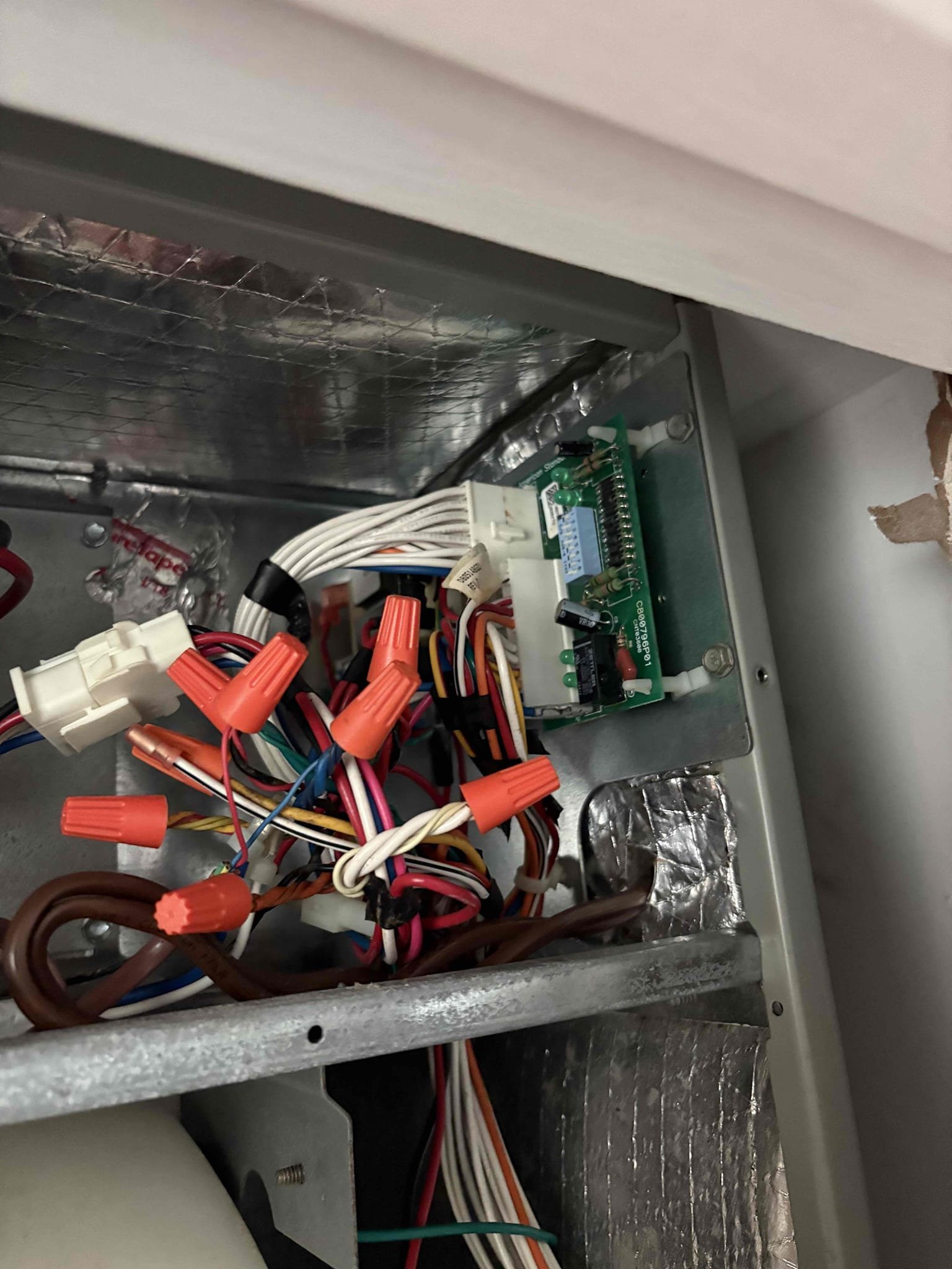 Thermosat not calling for emergency heat. Would recommend replacing Thermostat. Verified heat pump heating was working properly. Ductwork newer 