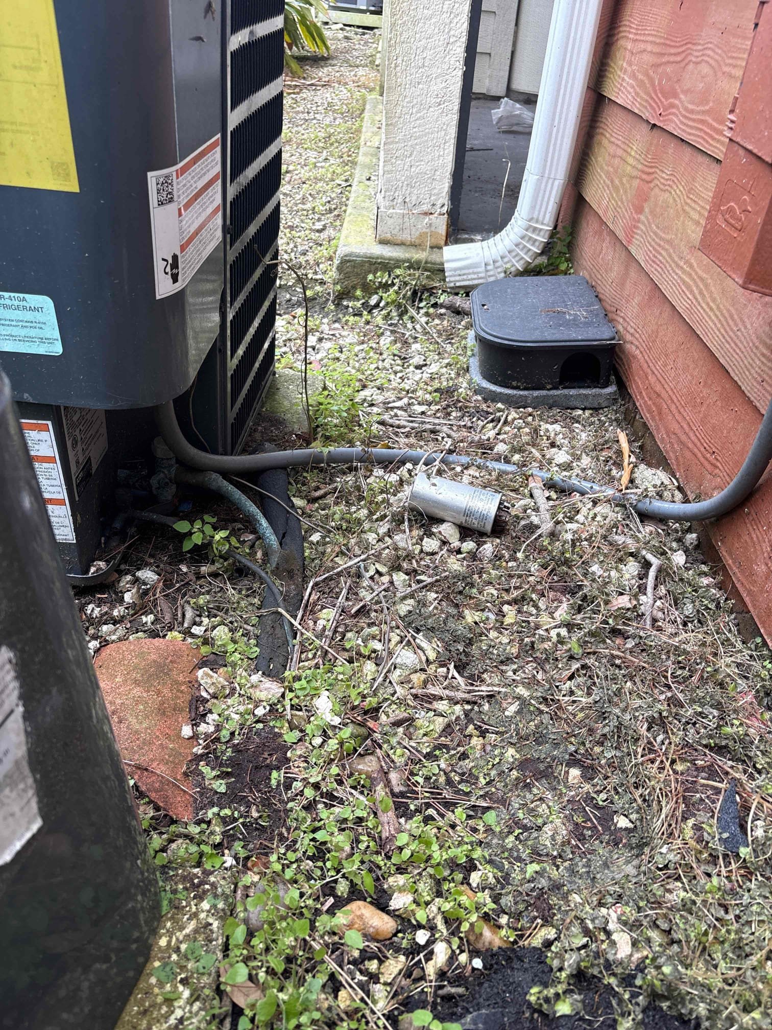 Secured disconnect (not replacing due to all being painted same color)

Tested capacitor 

Contactor heavily pitted/rusted (potential failure in future)

Went over repair on phone and home owner accepted diagnostic/minimal repair 