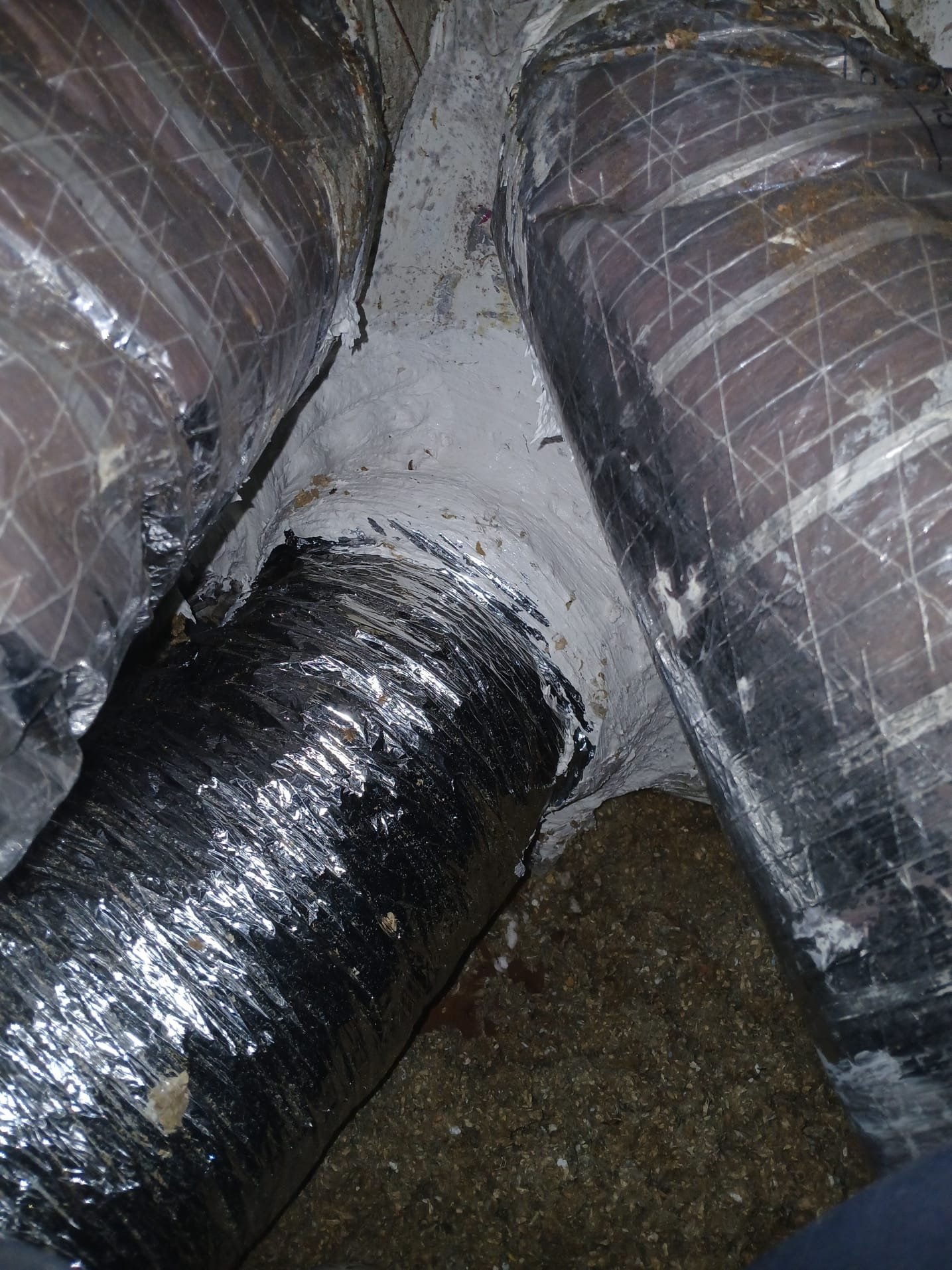 Replacement of two 6 in flex runs
One located off mixing box feeding master bed has huge hole 
One located off mixing box feeding back room 
Bring 2 full bags of 6in reuse collars 