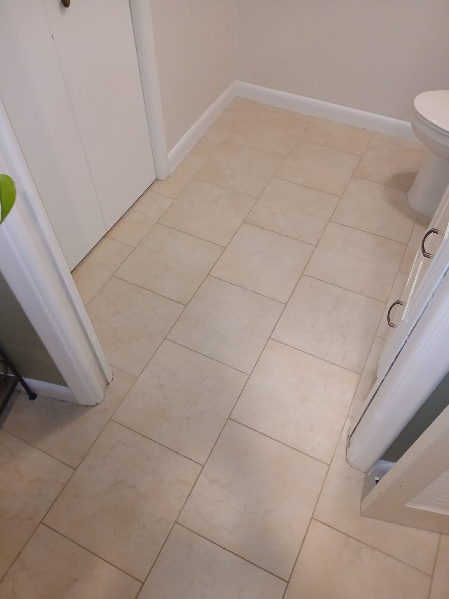 Bosch 3 ton water source heat pump
Safety switch
Vertical pan
Clear drain
T4 Honeywell Digital thermostat
Isolation pads below unit for vibration 
Remove existing equipment 
Connect to existing ducts and electrical 
Seal unit to code
Tax labor and permit included 
10 year parts warranty 
3 year Labor warranty 
Model number: CL036-1VTC-LLTPUA
$400.00 military discount applied