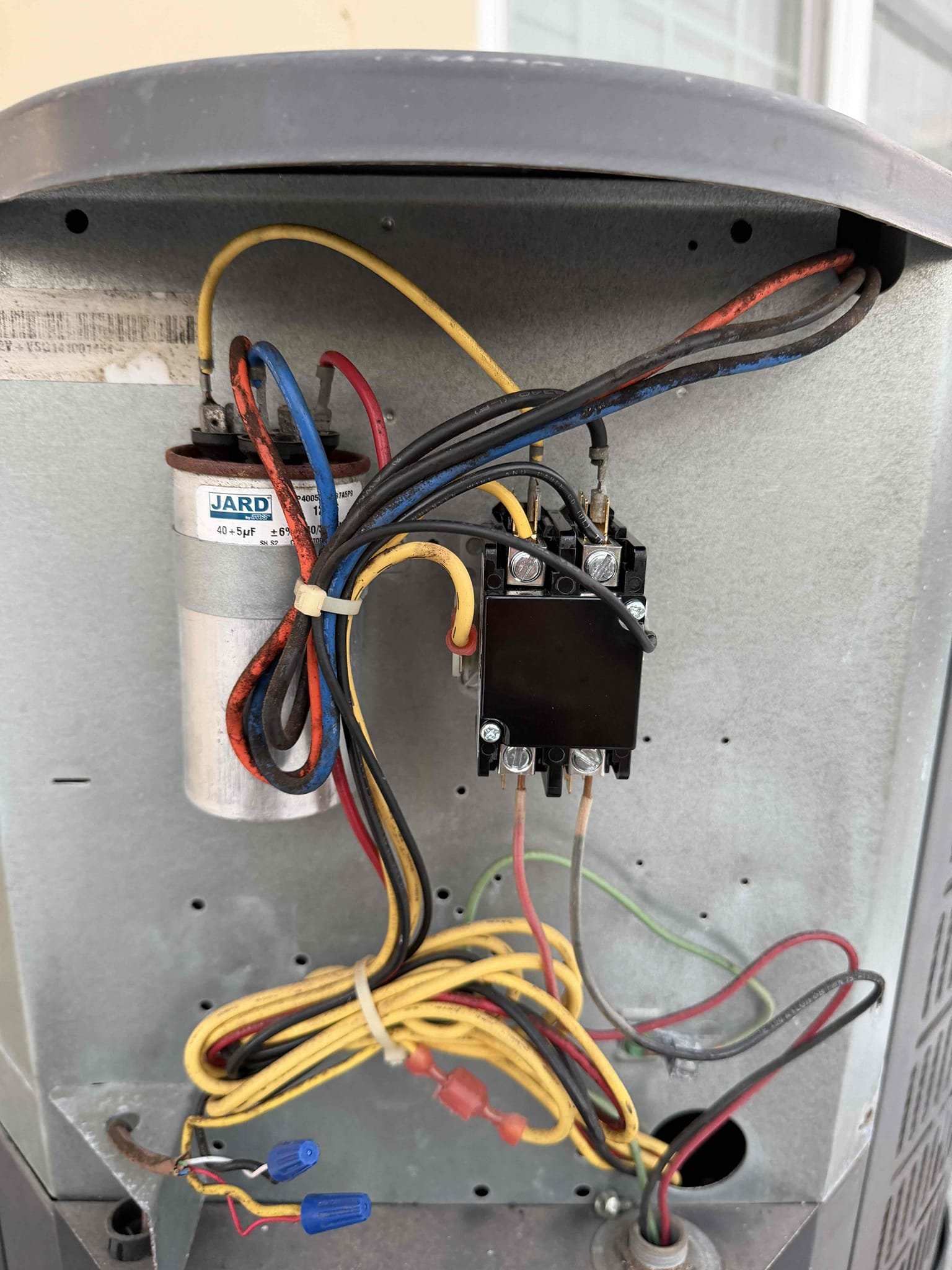 Upon my inspection, found indoor 3amp fuse blown. Found short at condenser contactar. Replaced contactar and fuse. Verified system is cooling at this time. System has a 16° temperature split. 