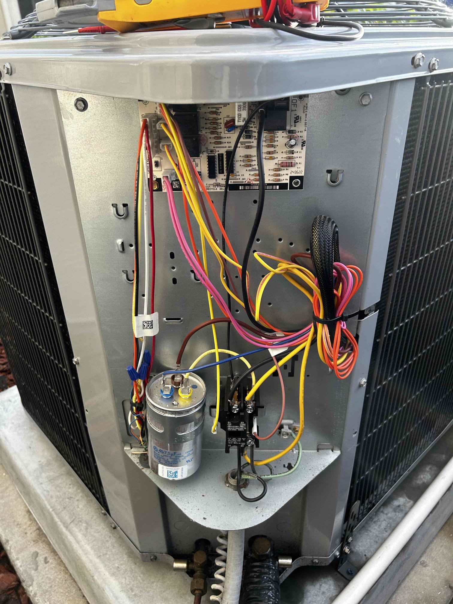 Full system tuneup 

Wiped Down Air Handler 

Checked temperature splits 

Tested Safety Overflow Switch 

Inspected Air Handler Coils 

Inspected Blower Wheel & Assembly 

Checked cap mfd 

Checked contactor 

Inspected wiring/Tightened Connections 

Compressor amps 

Motor amps 

Cleaned condenser coils 

Cleaned Service Panel

Cleared drain line and pan 

Added pan tab to help with buildup 

Checked blower amps 

Checked filter 

Thermostat operations 

Checked cooling 

Unit is operating at this time 