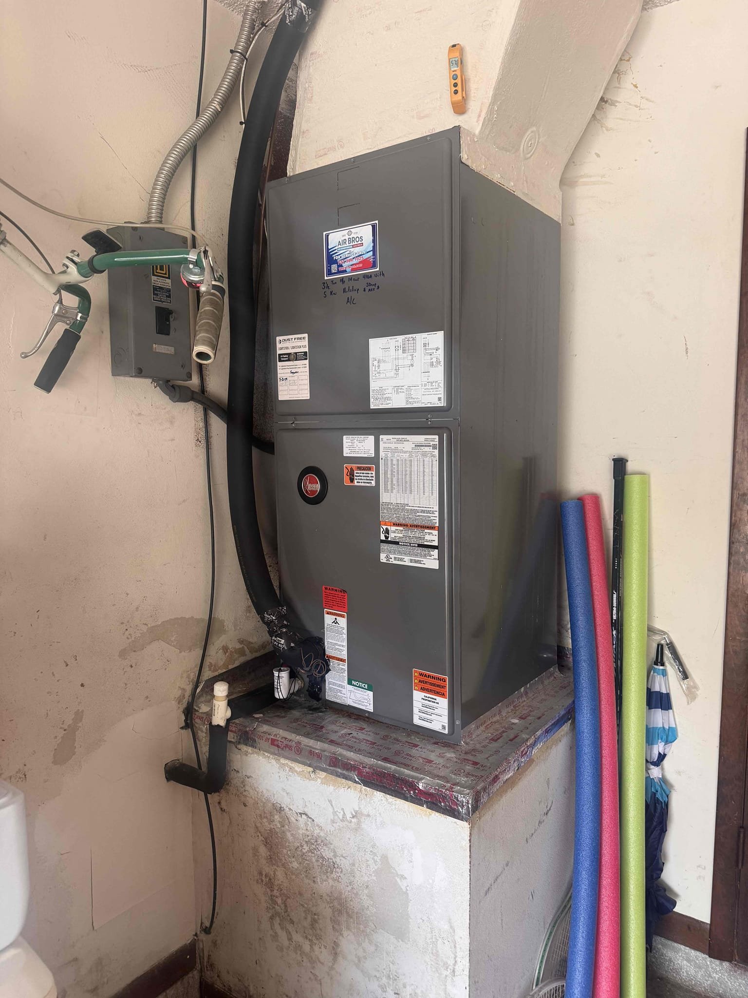 Maint plan
Arrived onsite and found 7 year old system leaking refrigerant from high pressure switch. I welded leak closed and vacuumed system. Charged with 9lbs of 410a and verified system is now operating properly 