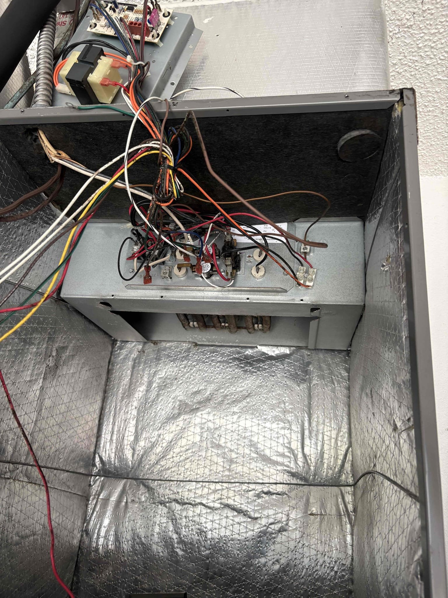 Blower Pull & Sanitize
Sanitize Cabinet Interiors  
Install Air Purifier (Mitigates Bacterial Growth Moving Forward) 

*Complimentary Duct Sanitation (495$ Value) 
