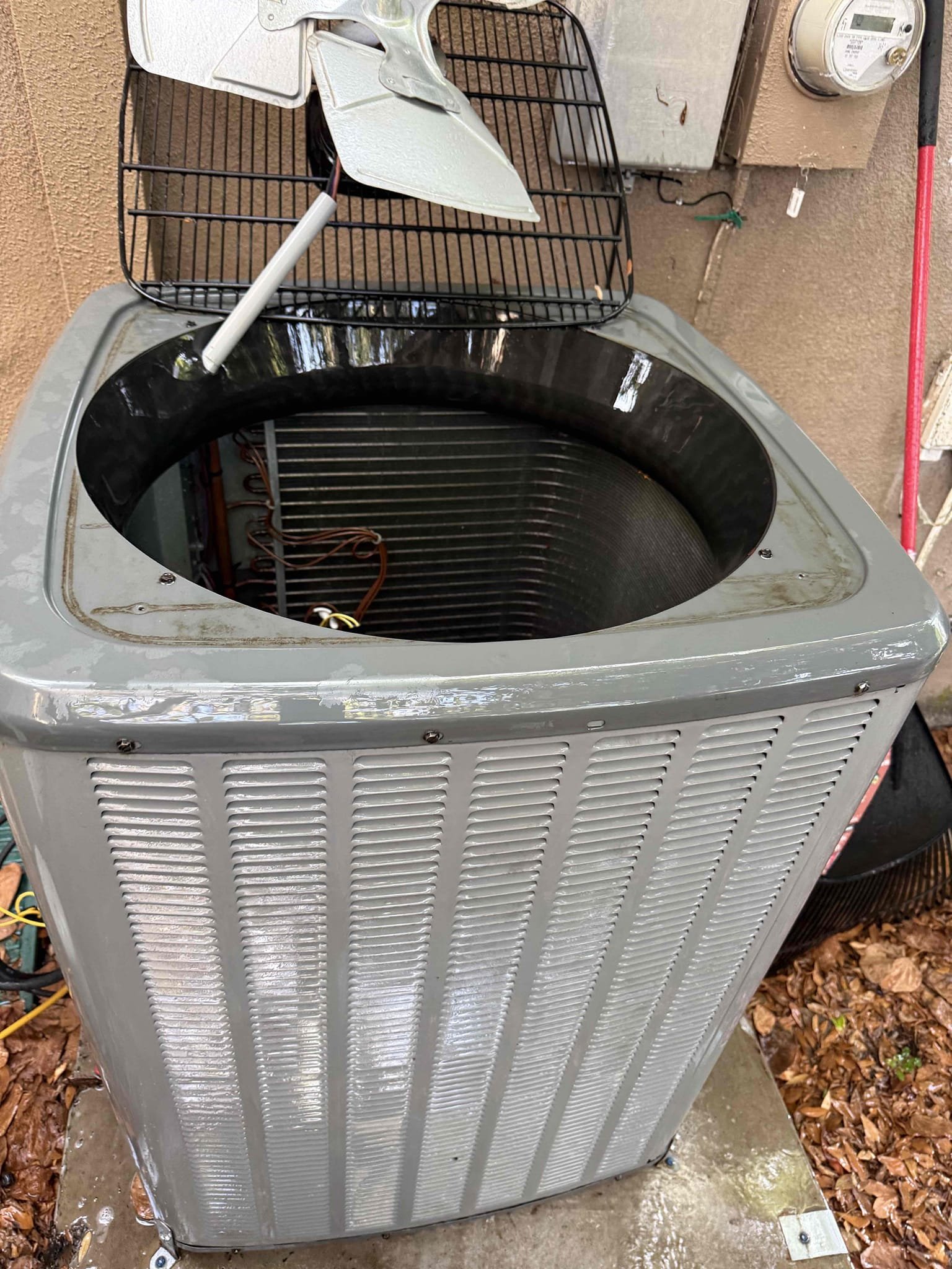 Replace evaporator coil under parts warranty 
Cleaned condenser coil
Installed new uv treatment kit 