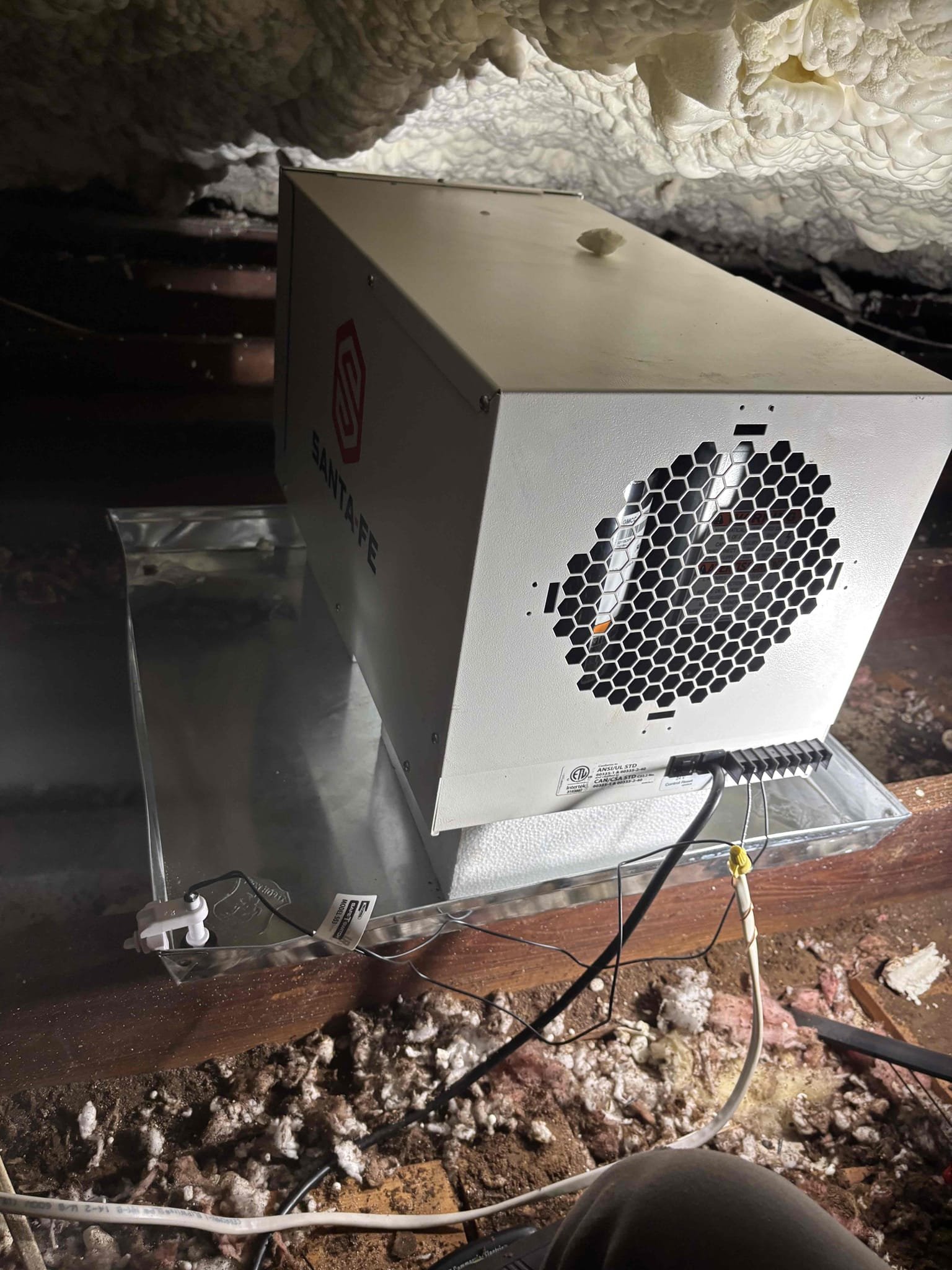 Sante Fe Dehumidifier 70
7 year parts warranty
3 year labor warranty 
-Hanging kit
-Drain pan
-Safety switches
-Drain line
-On board humidity control 
-Electrical run and gfi outlet
-Built in filteration
