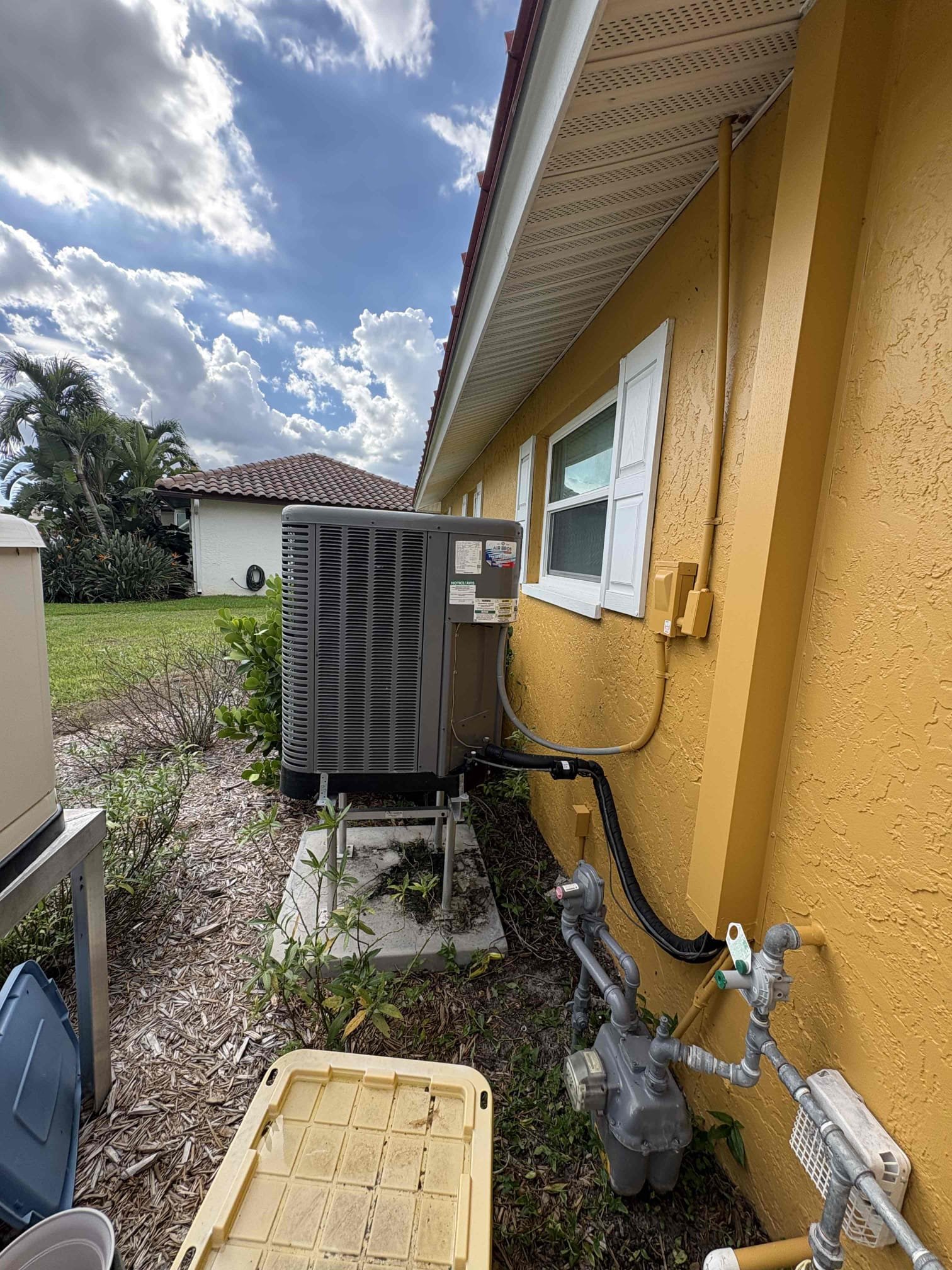 Diagnostic 
-outdoor unit not receiving high voltage. Found breaker tripped to outdoor unit. Found high voltage wire on contactor burnt (loose connection)

Spliced new wire connection and verified system operations. Contactor was not burnt. 

Billing 95$ for minimal repair 