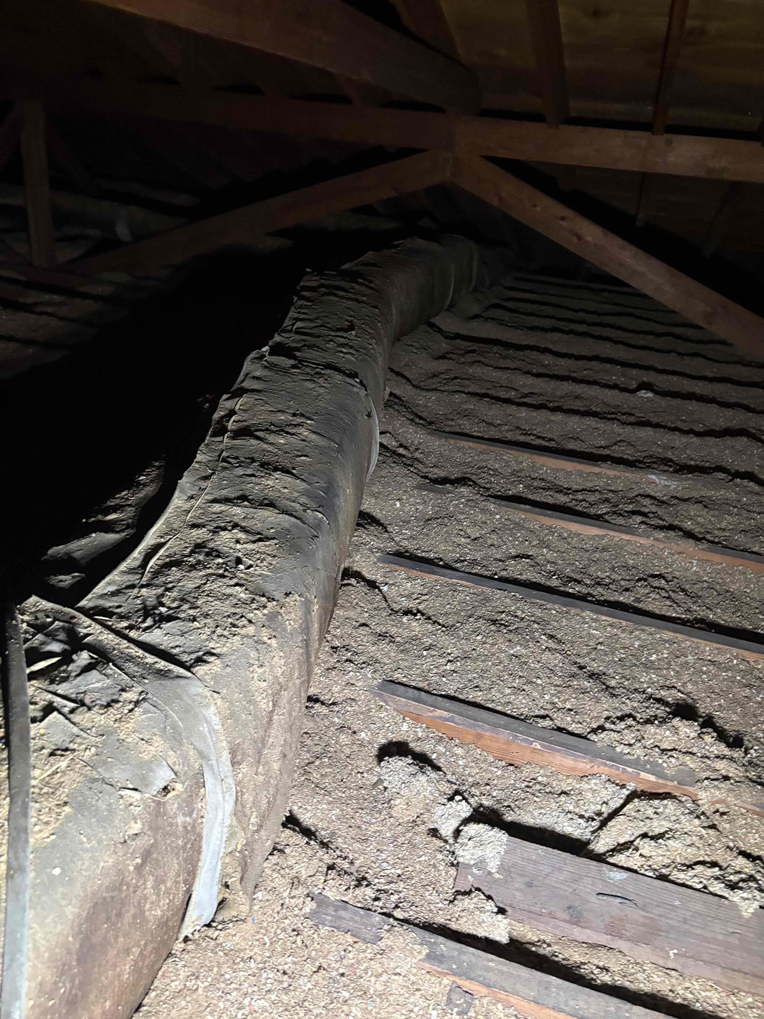 Home owner states leak coming from ceiling 

Diagnostic 
-found original metal ducting lacking insulation in some areas 
-found cold air seeping through gaps in ducting 
-insulation missing from refrigerant lines (possible rodent in past)
-penetration point from line cover to attic open 
-some metal ducts collapsed 
-return undersized to air handler 

3.5T system for 70 year old 2150sf home 

Recommend 4T in future 

System has a 20° split 

Home owner states electric bill is high 

Would recommend replacing ducting in colder months 