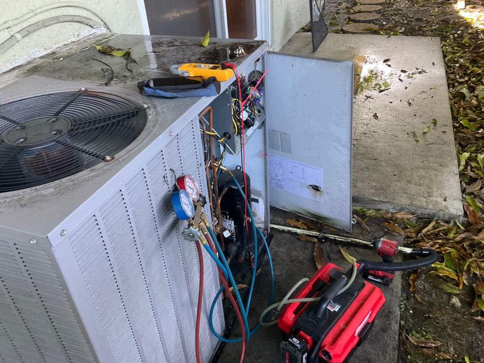 AC Maintenance Call. Perform routine maintenance per maintenance agreement on Bryant air conditioning system. 