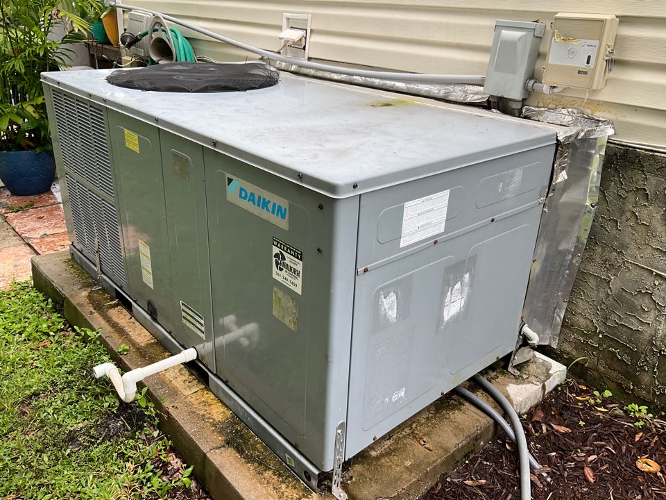 AC Maintenance Call. Perform routine maintenance per maintenance agreement on Tempstar air conditioning system.