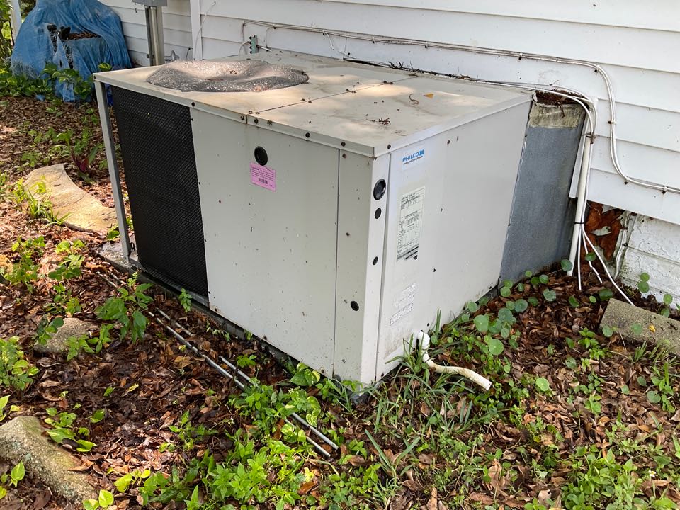 AC Maintenance Call. Perform routine maintenance per maintenance agreement on Philco air conditioning package unit.