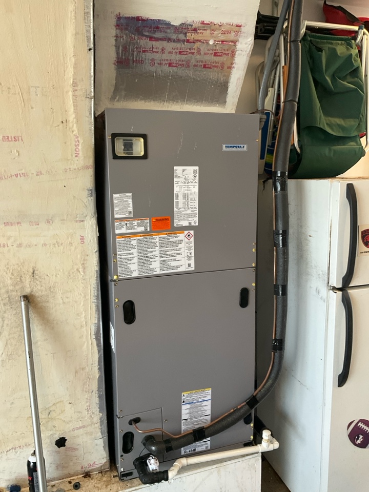 Install new Tempstar air conditioning split system.