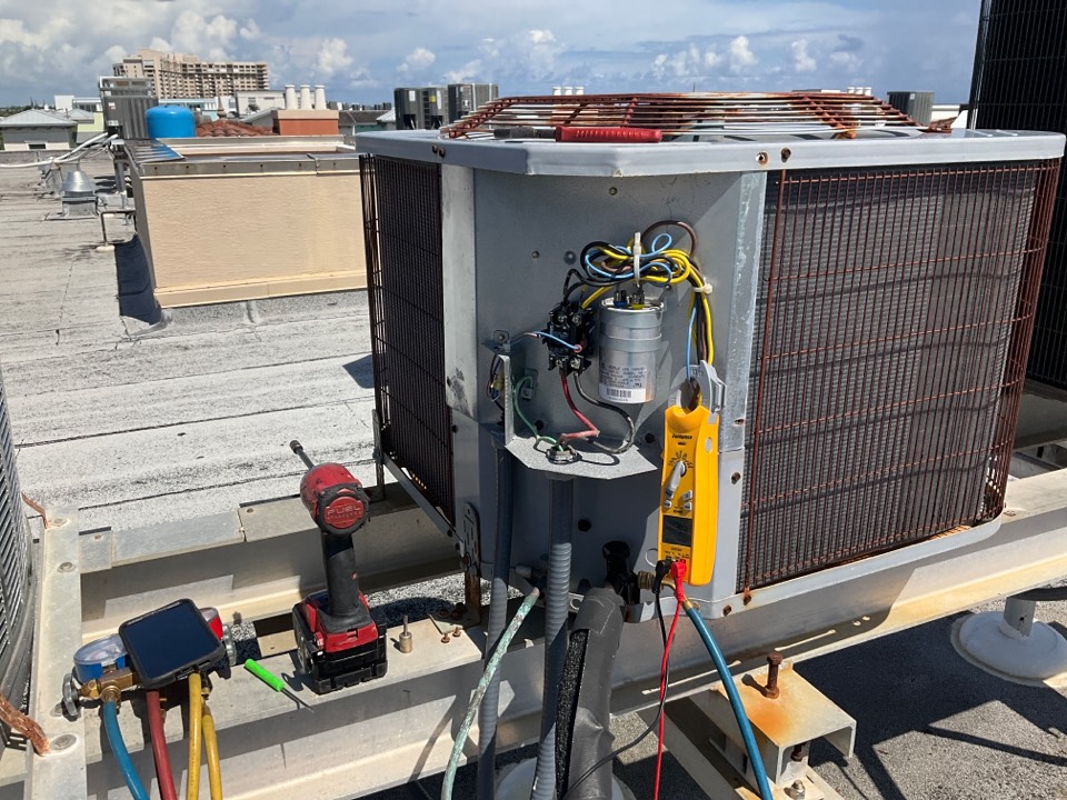 AC Maintenance Call. Perform routine maintenance per maintenance agreement on air conditioning split system. 