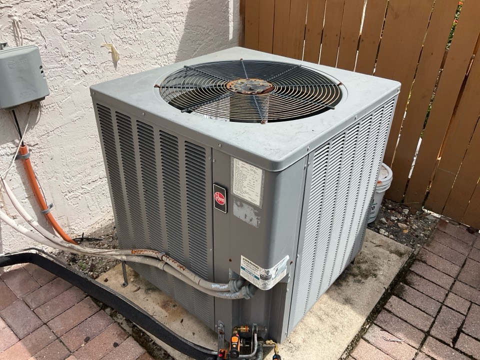 AC Maintenance Call. Perform routine maintenance per maintenance agreement on Rheem air conditioning split system. 