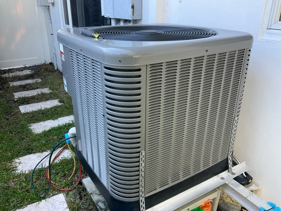AC Maintenance Call. Perform routine maintenance per maintenance agreement on air conditioning split system. 