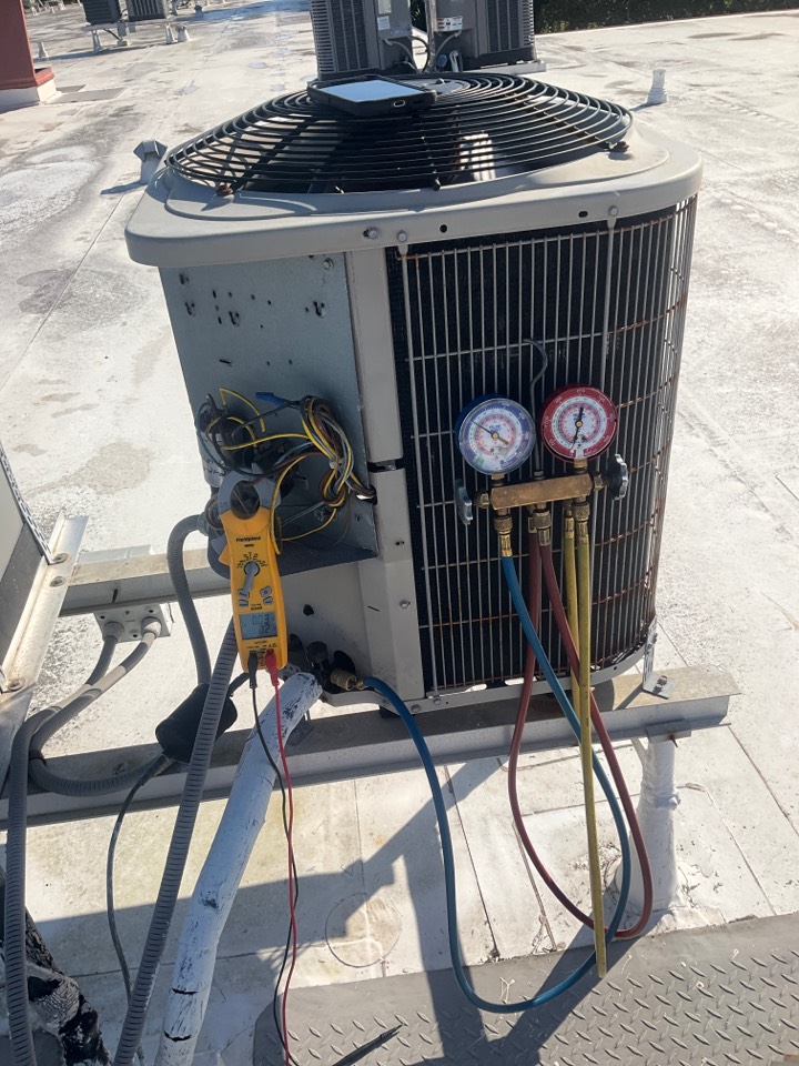 AC Maintenance Call. Perform routine maintenance per maintenance agreement on Bryant and First Company air conditioning split system. 