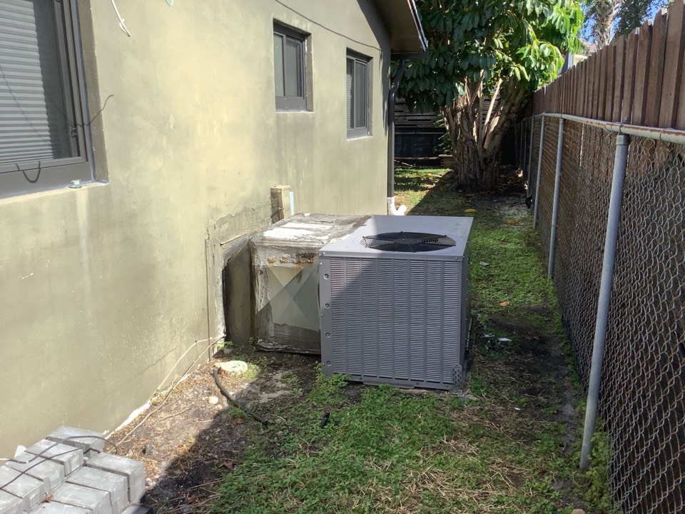 AC Service Call. Evaluate system to find unit is frozen. 